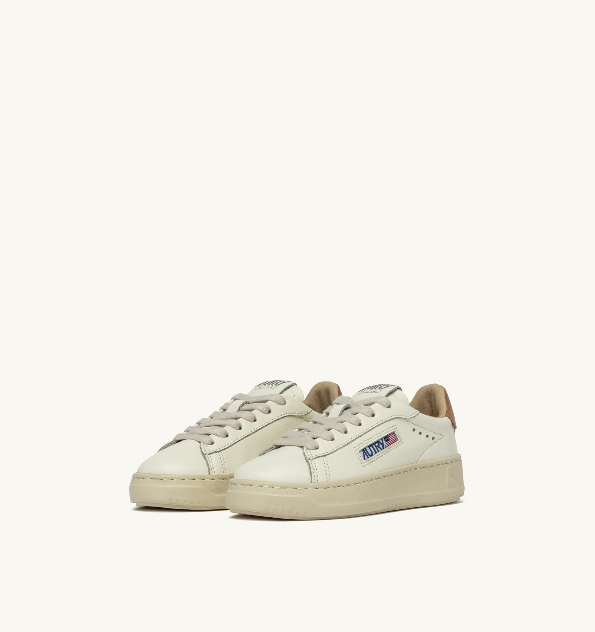 BASKETS DALLAS KIDS LOW EN CUIR MARSHMALLOW ET BROWN SUGAR