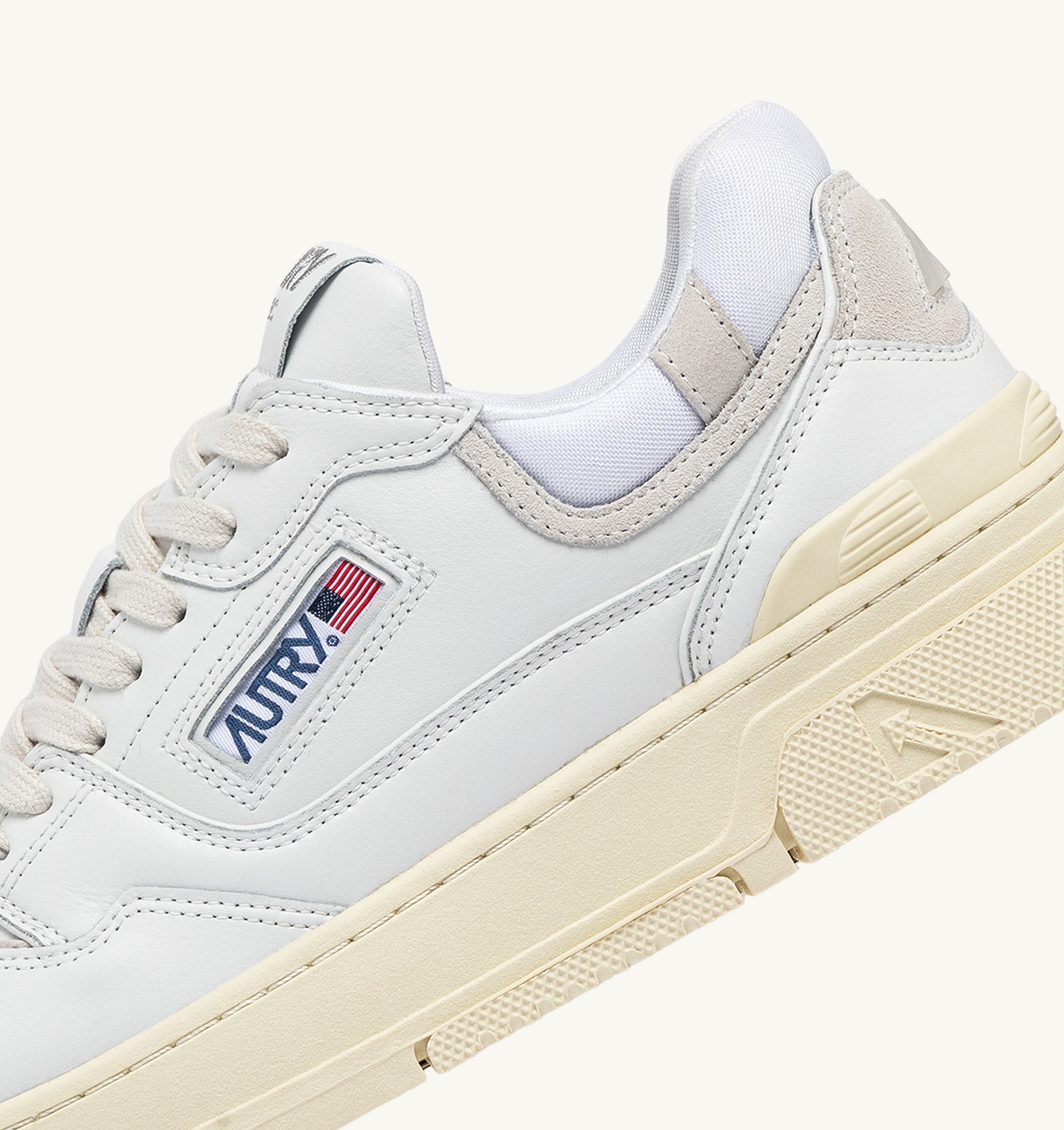 BASKETS CLC LOW EN CUIR BLANC ET DAIM