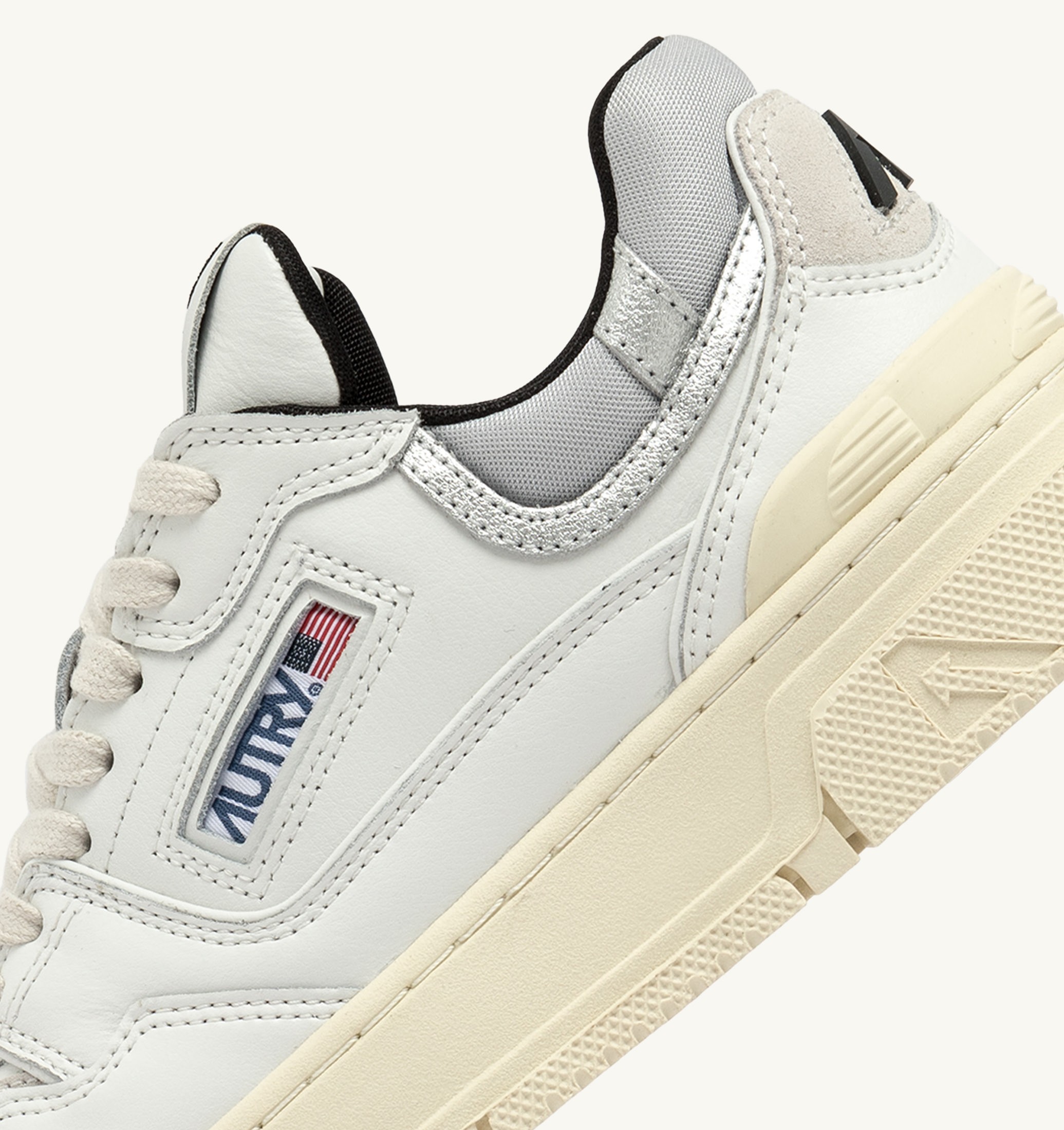 BASKETS CLC LOW EN CUIR BLANC ET DAIM SILVER