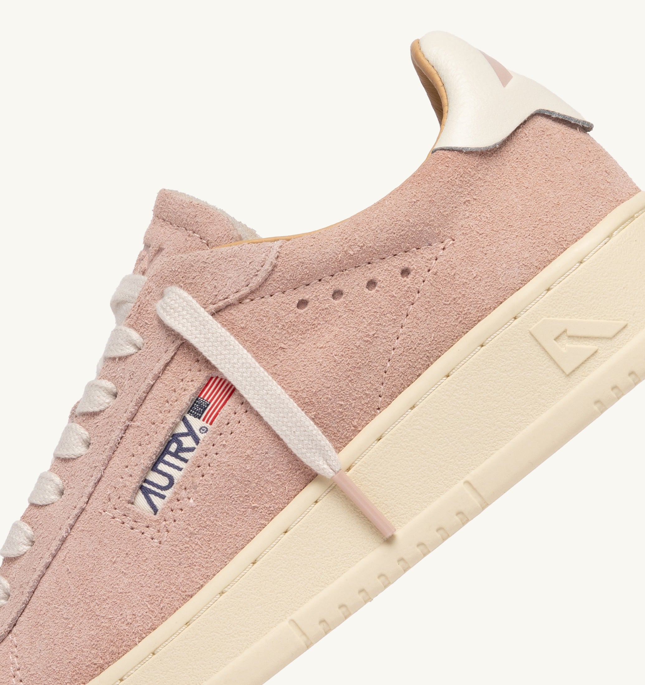 BASKETS DALLAS LOW EN DAIM SILK