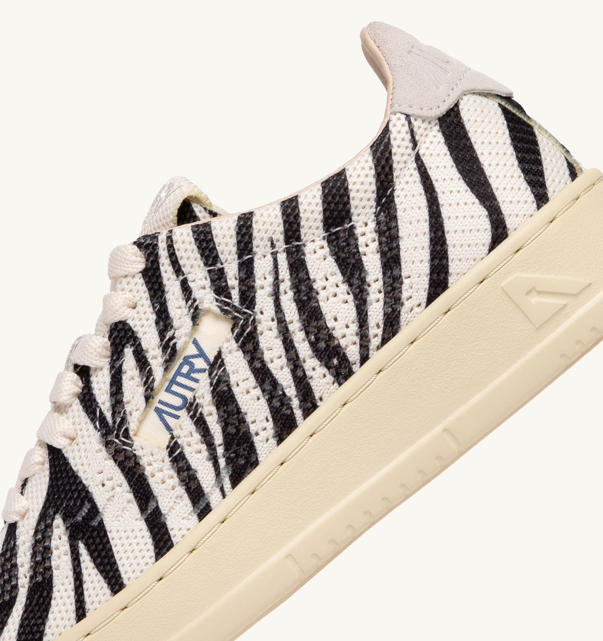 BASKETS MEDALIST EASEKNIT LOW EN MAILLE 'ZEBRA PRINT' IVOIRE ET NOIR