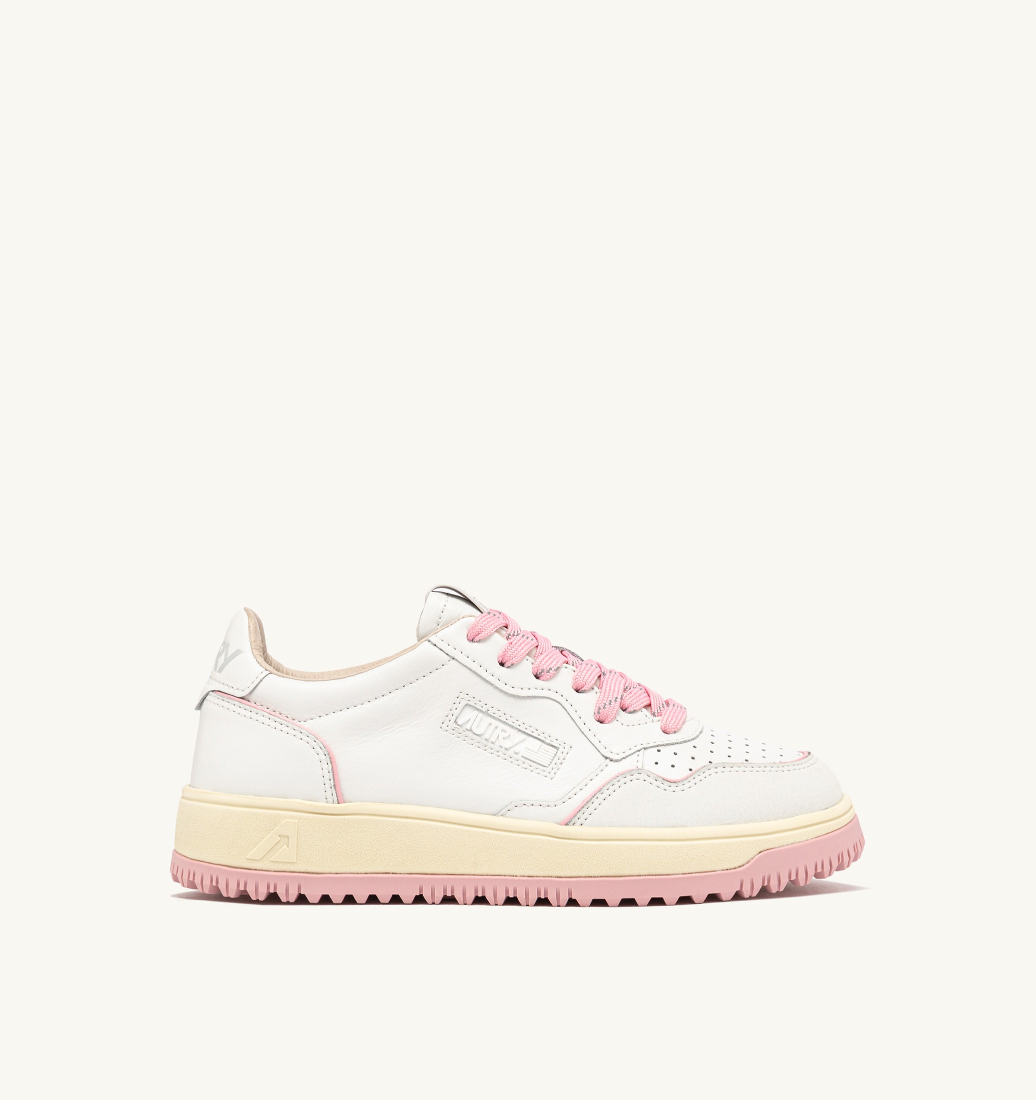 BASKETS GOLF LOW EN CUIR BLANC ET CORAL BLUSH