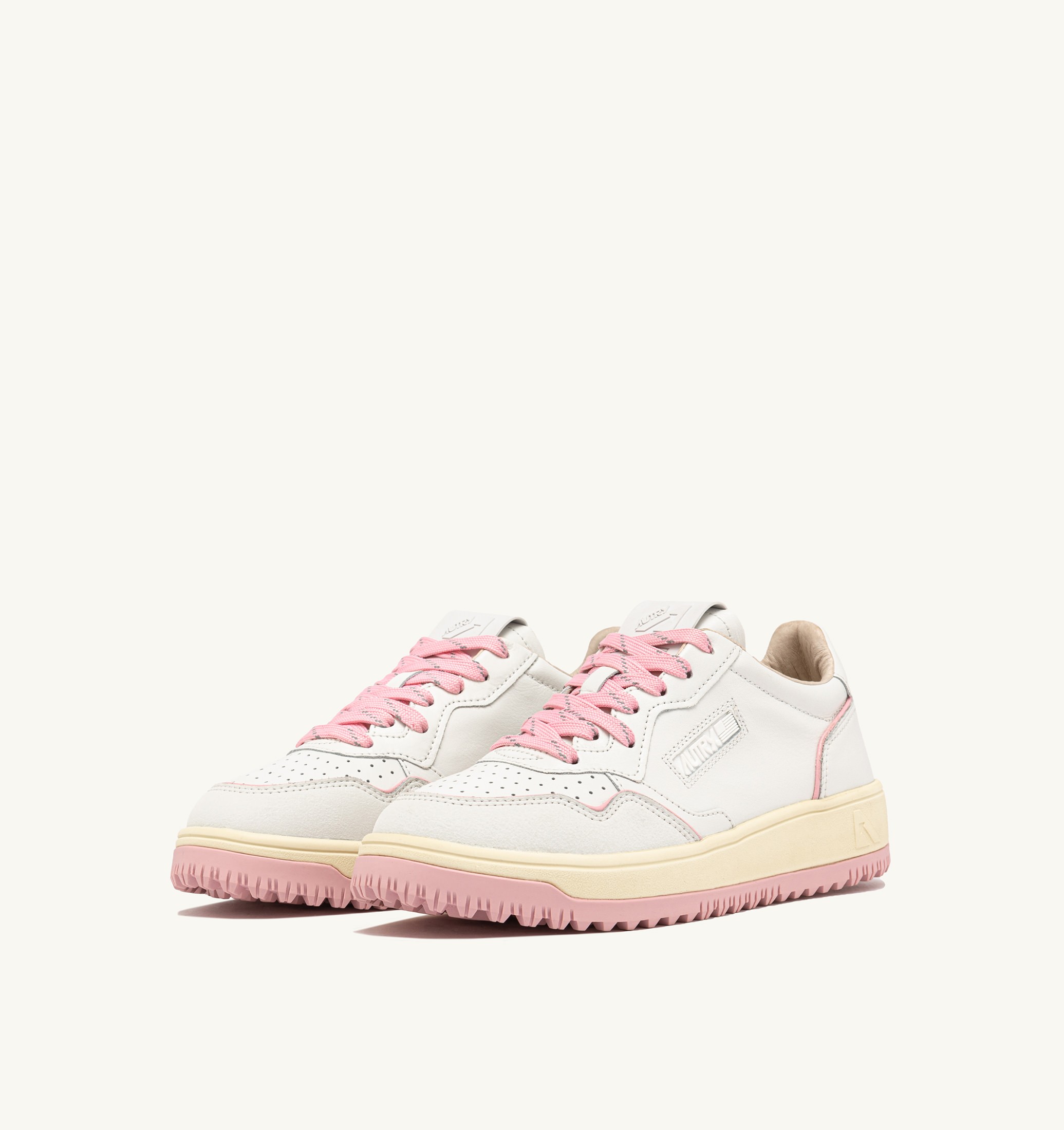 BASKETS GOLF LOW EN CUIR BLANC ET CORAL BLUSH