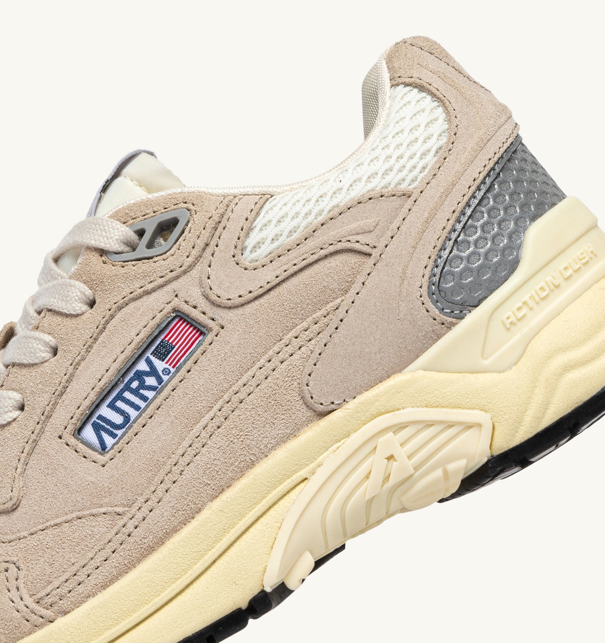 BASKETS HYPERWAY EN MESH ET DAIM SAND ET ARGENT