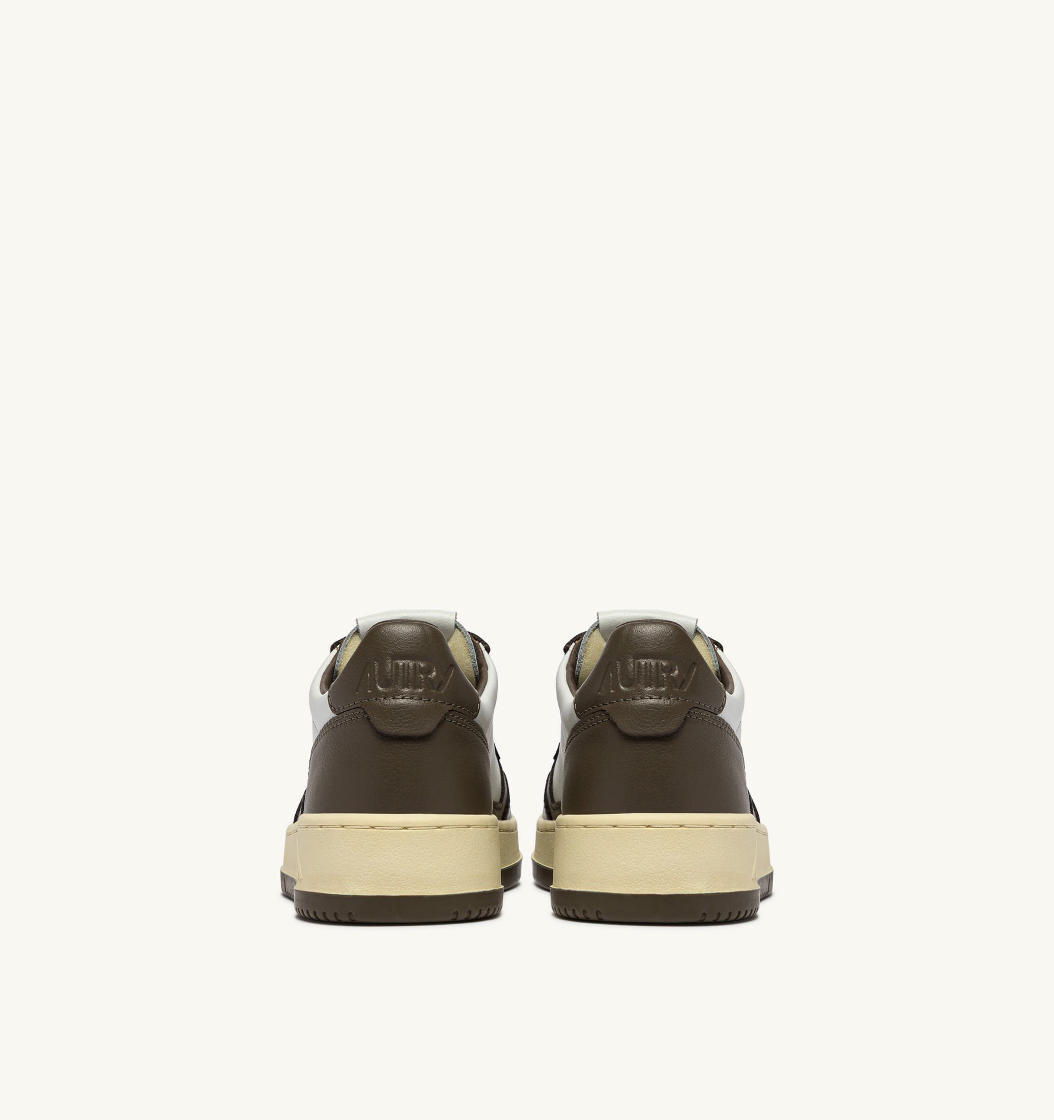 BASKETS MEDALIST LOW BICOLORE EN CUIR BLANC ET CHOCOLATE
