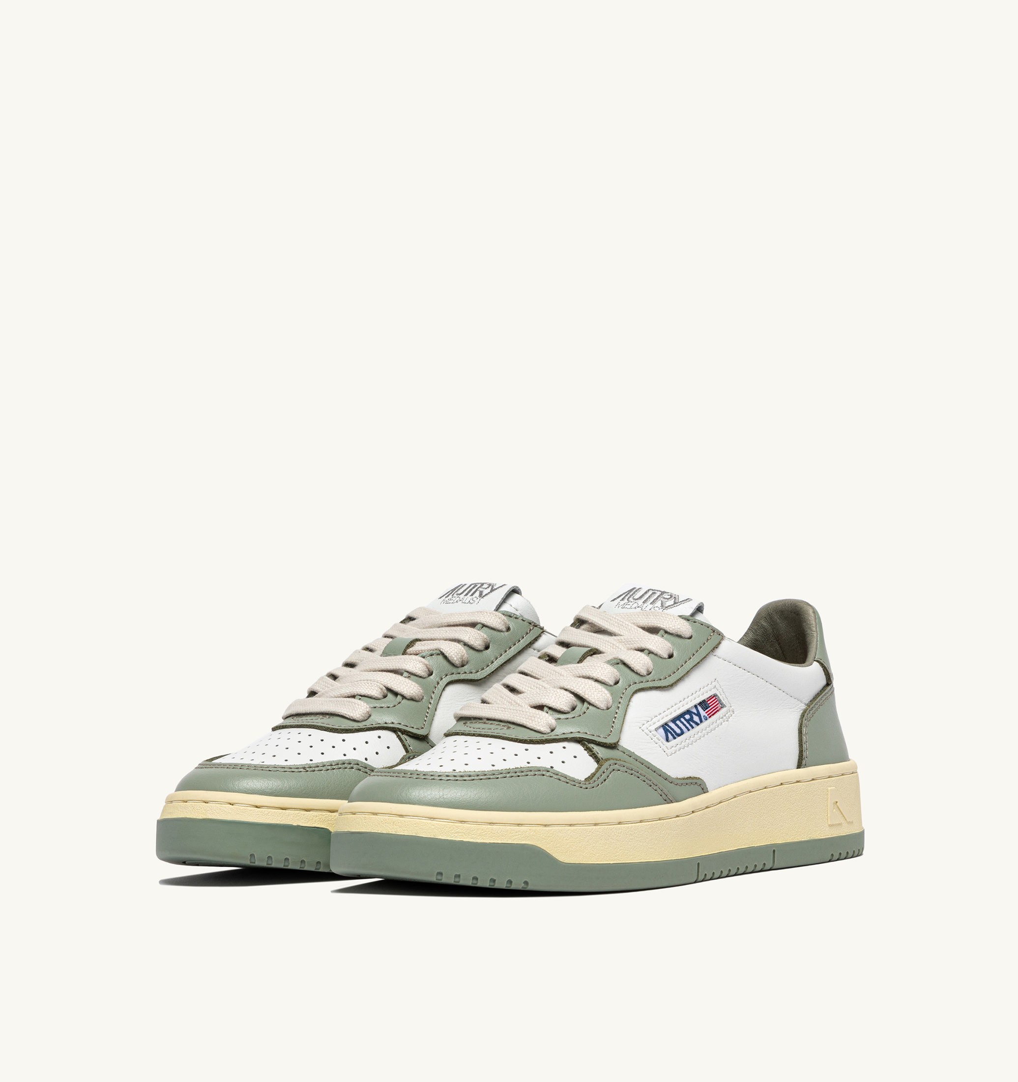 BASKETS MEDALIST LOW BICOLORE EN CUIR BLANC ET SEA GRASS
