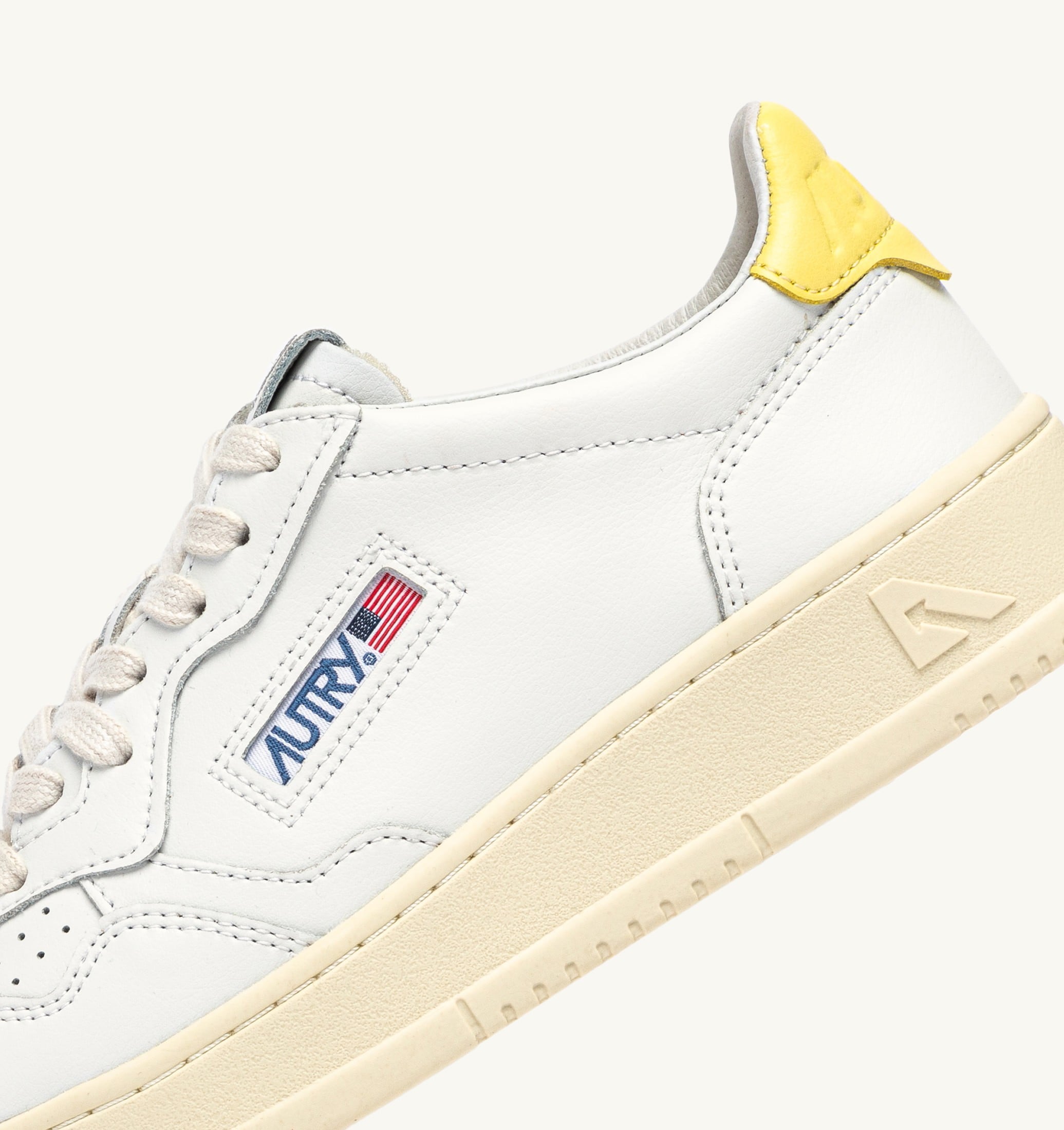 BASKETS MEDALIST LOW EN CUIR BLANC ET LEMON MERINGUE