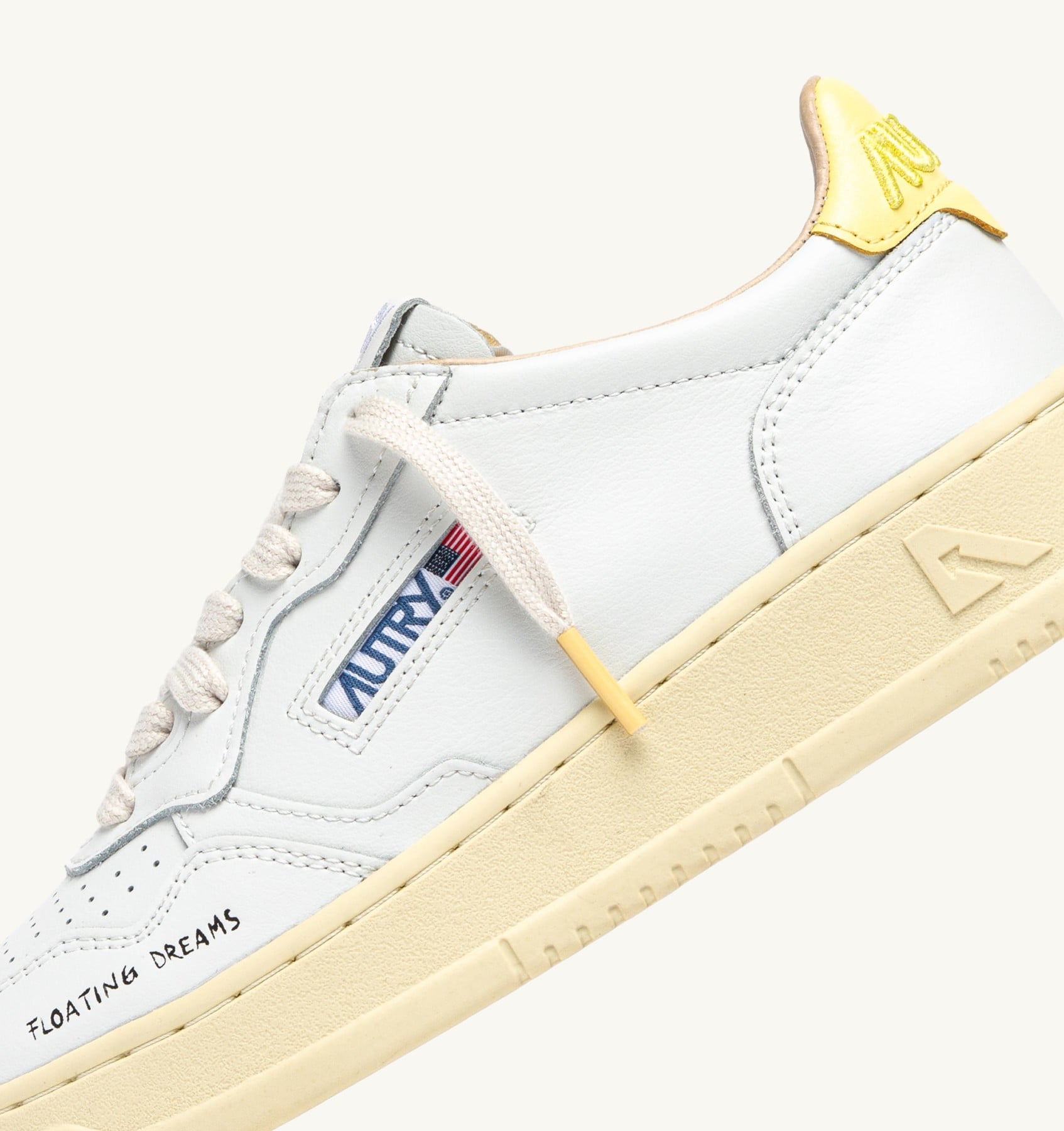 BASKETS MEDALIST LOW EN CUIR BLANC ET LEMON MERINGUE
