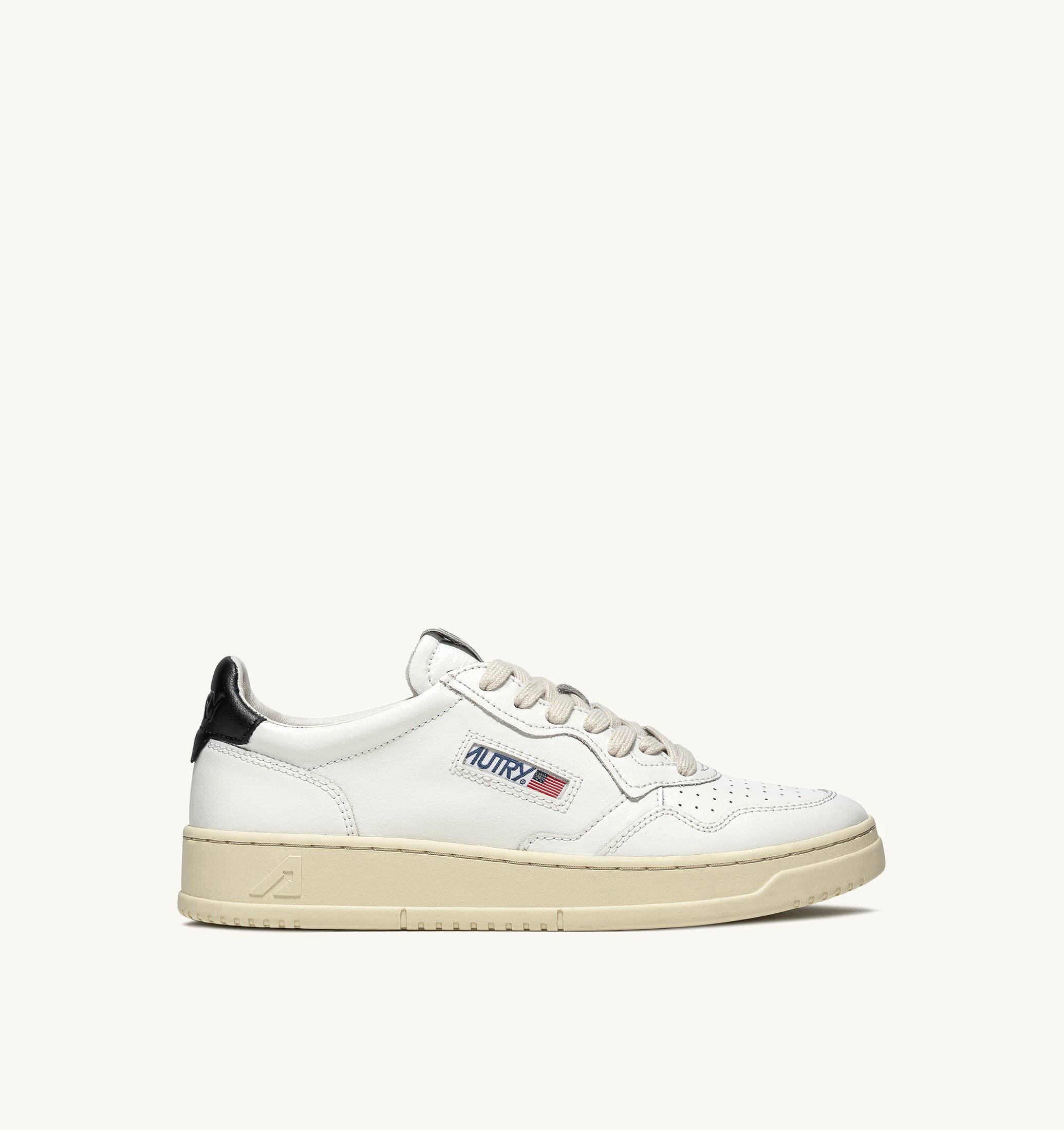 BASKETS MEDALIST LOW EN CUIR BLANC ET NOIR