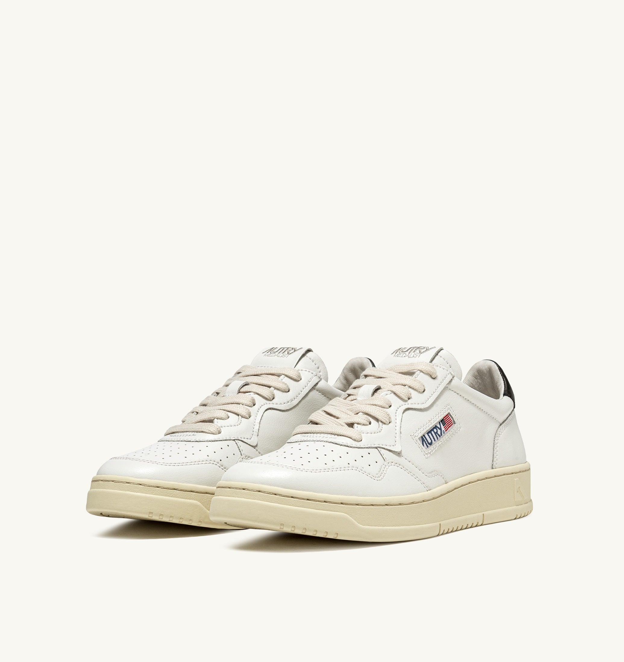 BASKETS MEDALIST LOW EN CUIR BLANC ET NOIR
