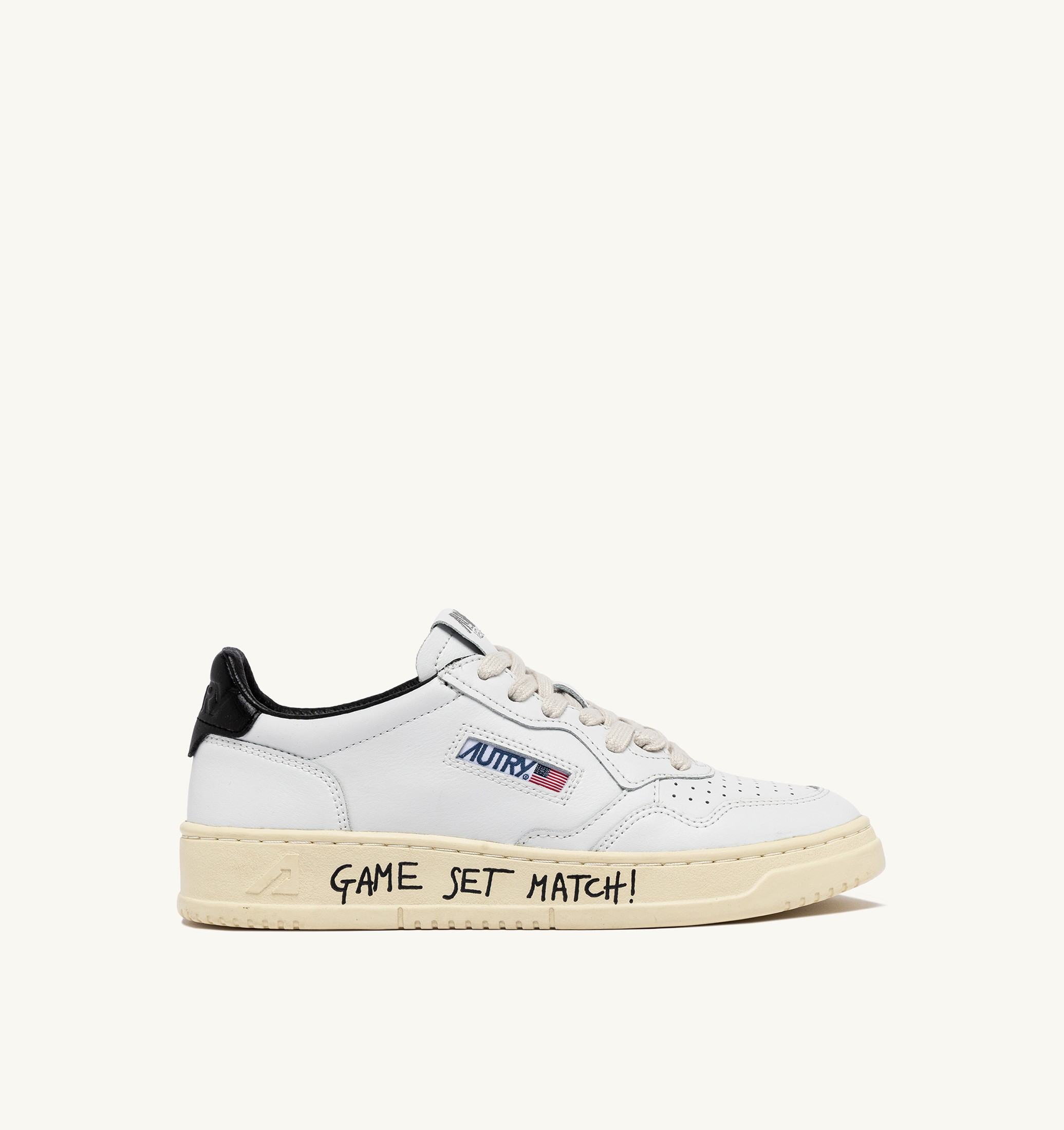 BASKETS MEDALIST LOW EN CUIR BLANC ET NOIR AVEC LETTERING