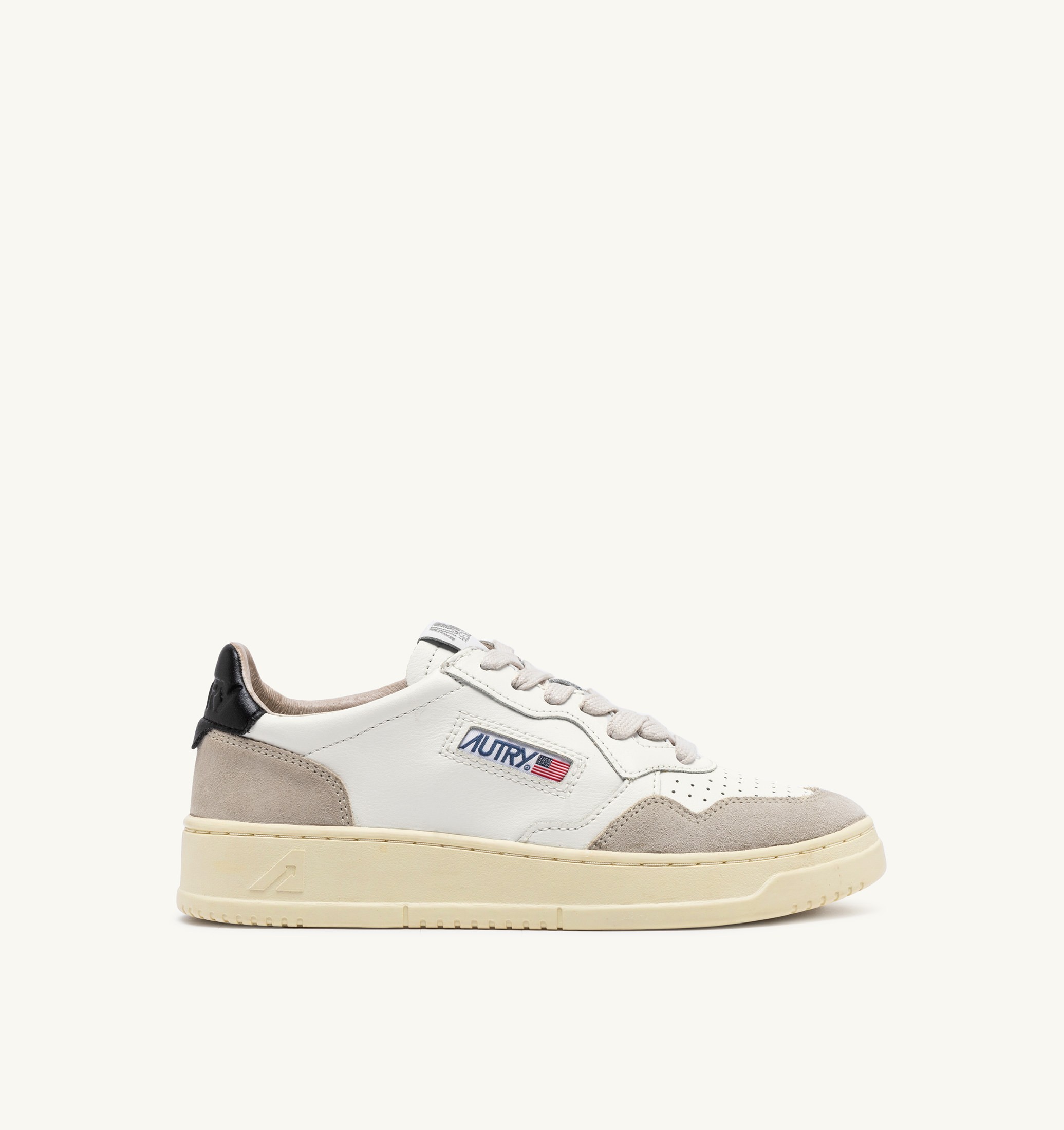 BASKETS MEDALIST LOW EN CUIR BLANC ET NOIR ET DAIM BEIGE