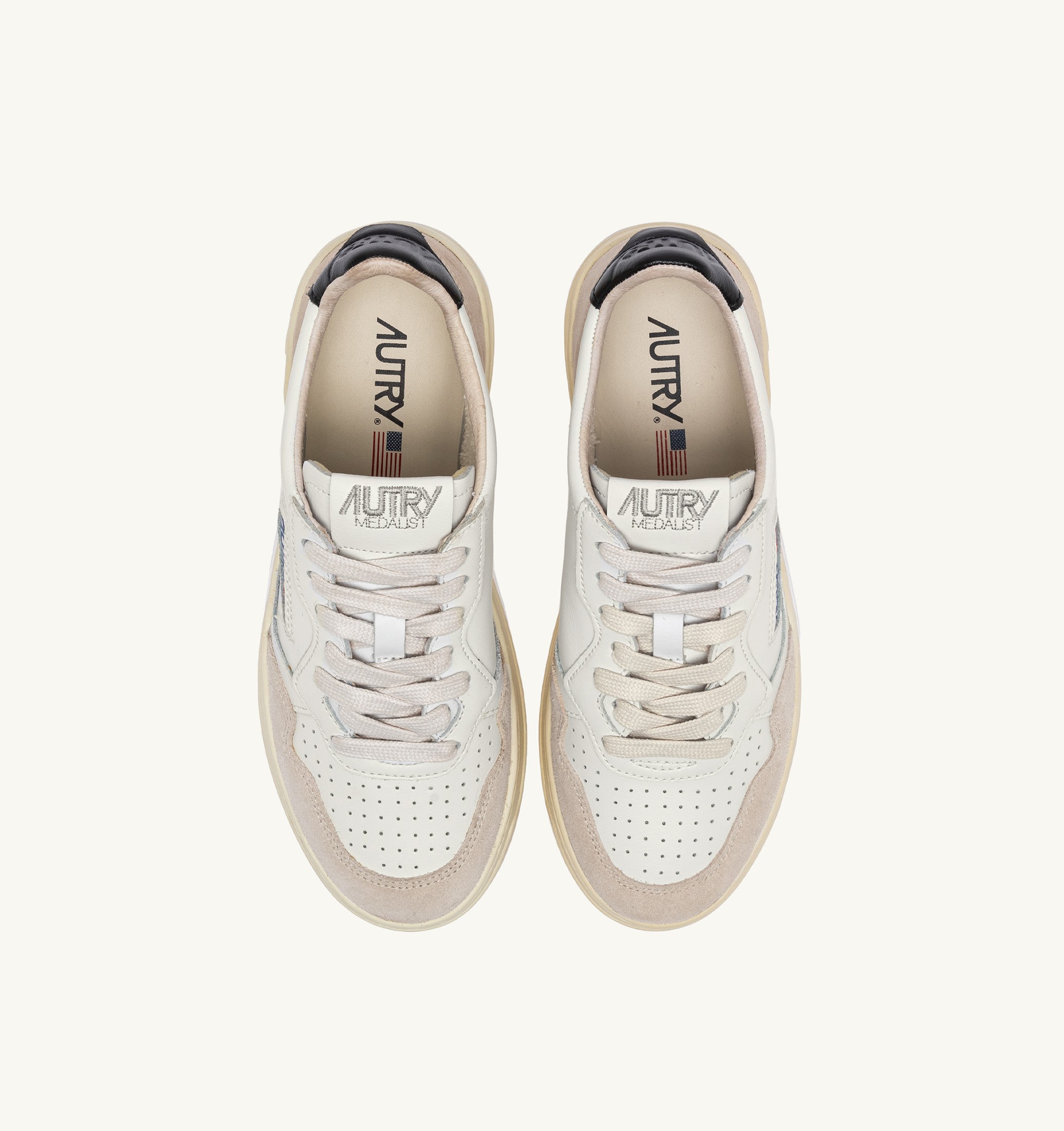 BASKETS MEDALIST LOW EN CUIR BLANC ET NOIR ET DAIM BEIGE