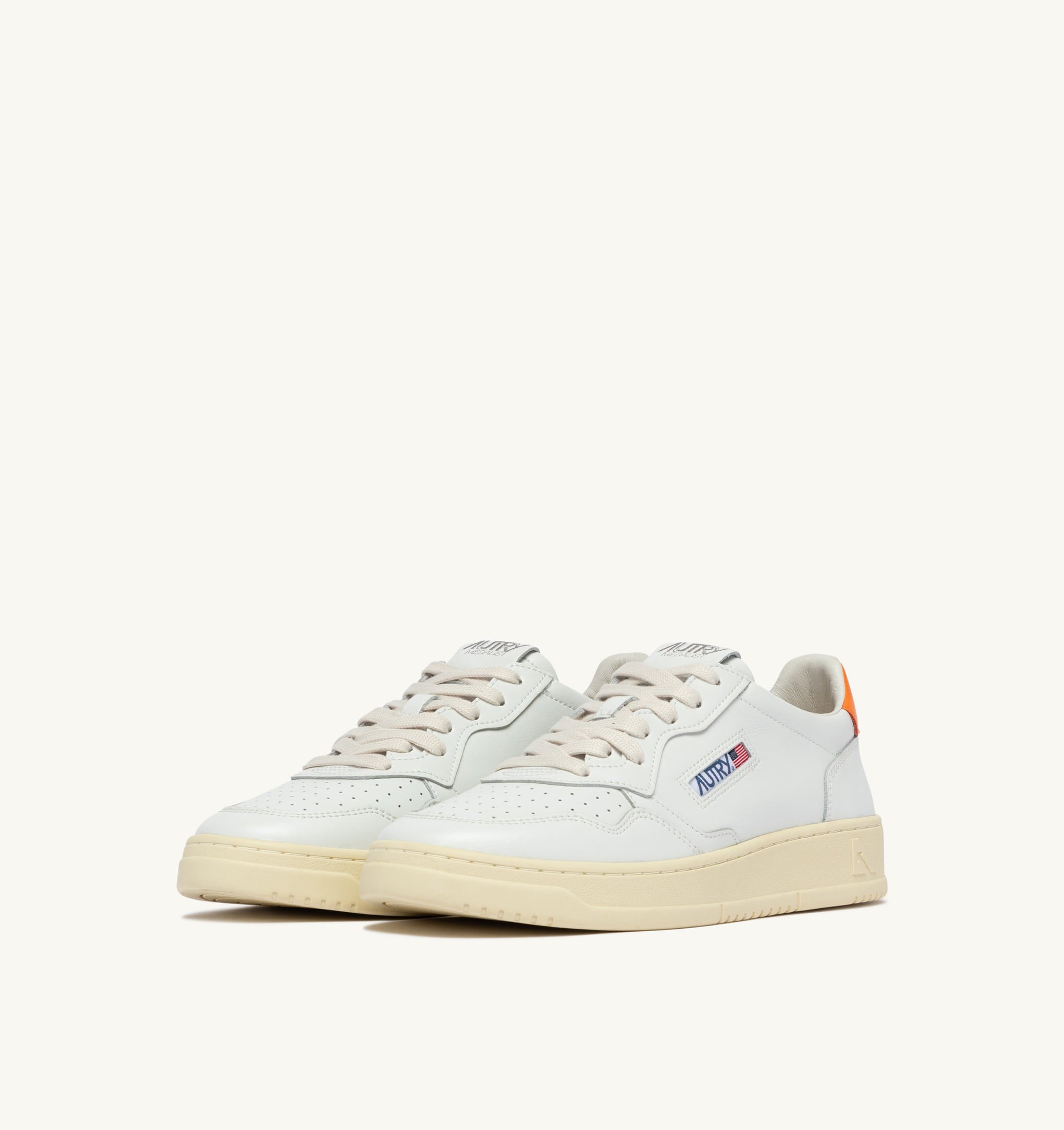 BASKETS MEDALIST LOW EN CUIR BLANC ET PARSIMMON ORANGE