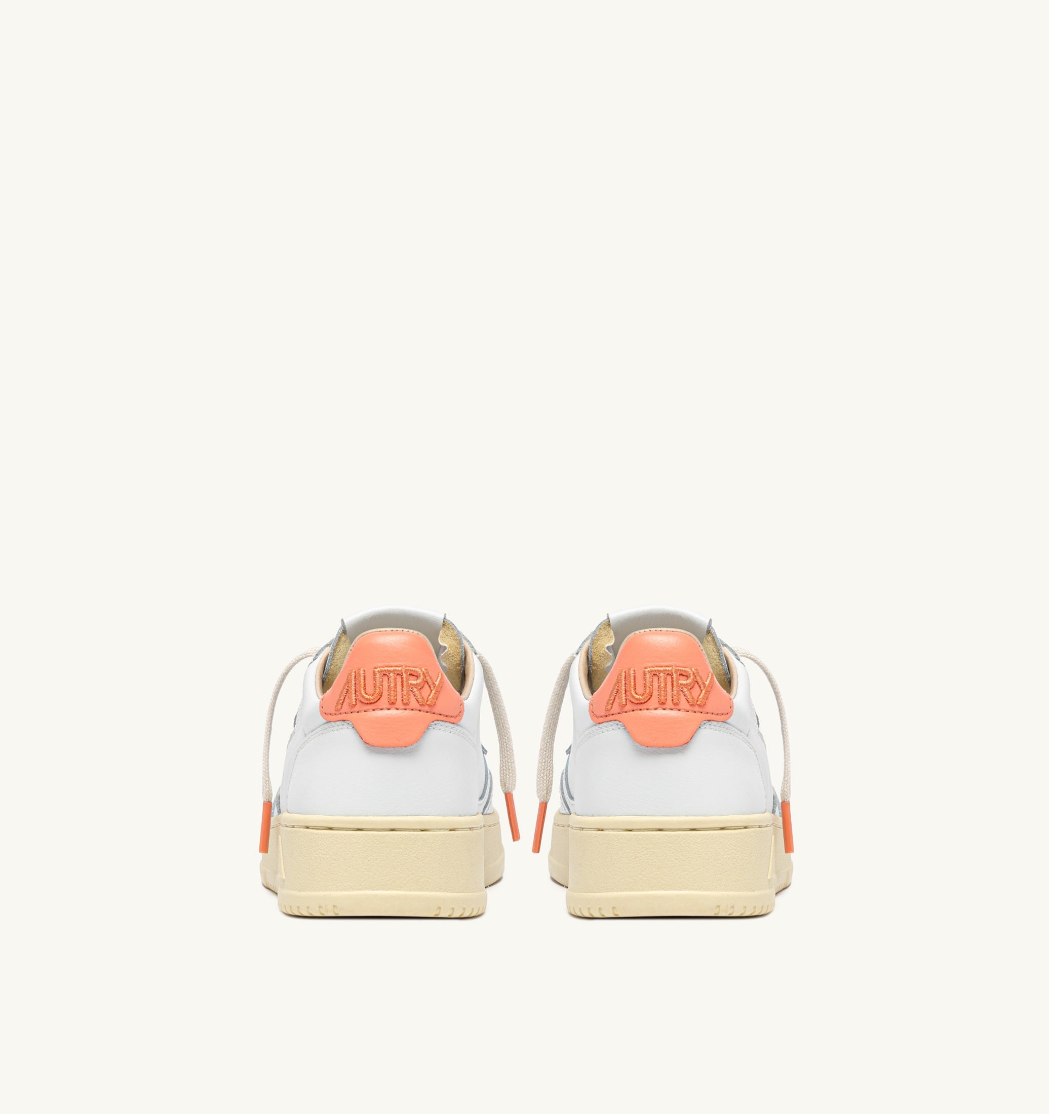 BASKETS MEDALIST LOW EN CUIR BLANC ET PEACH PINK