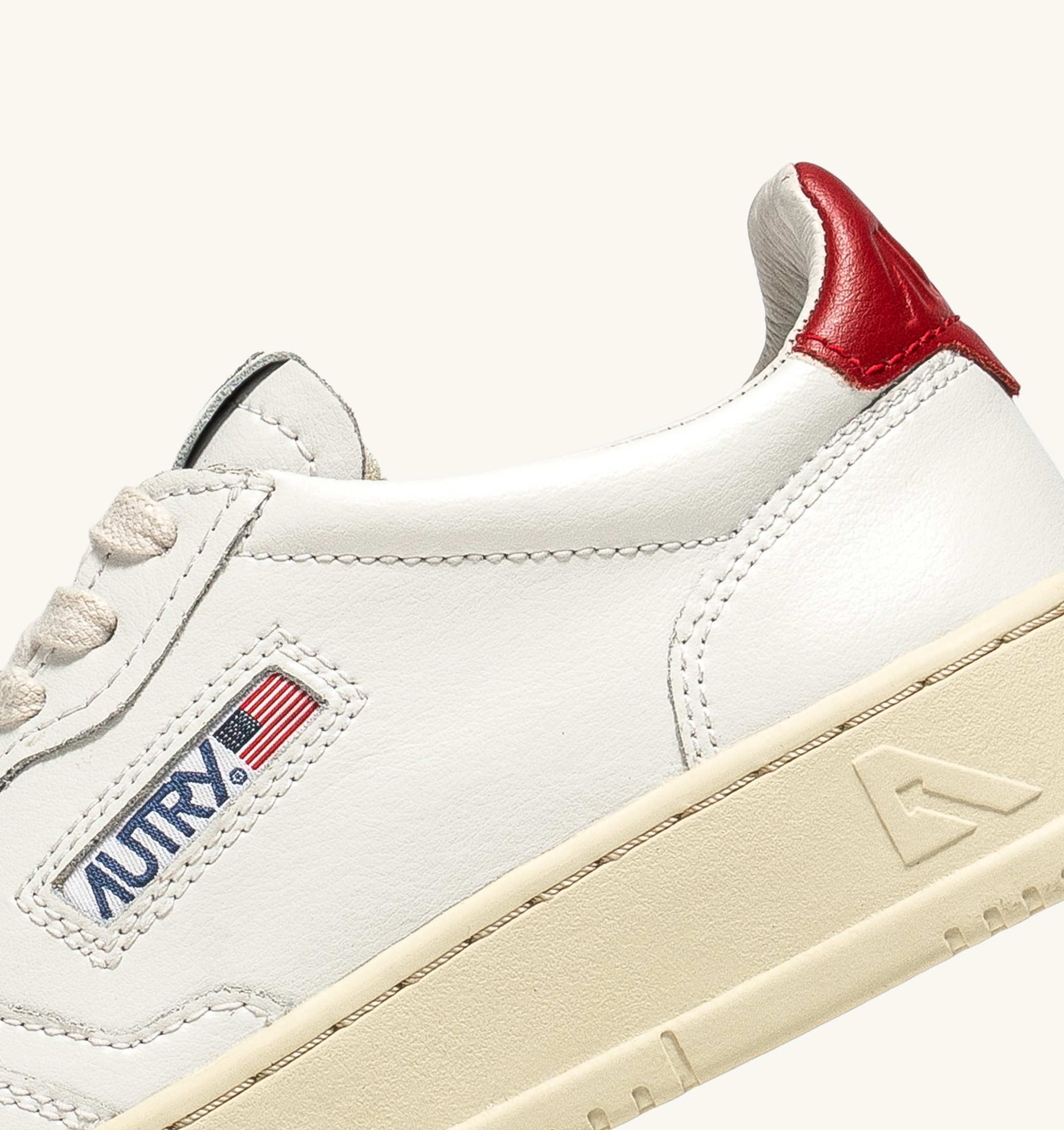 BASKETS MEDALIST LOW EN CUIR BLANC ET ROUGE