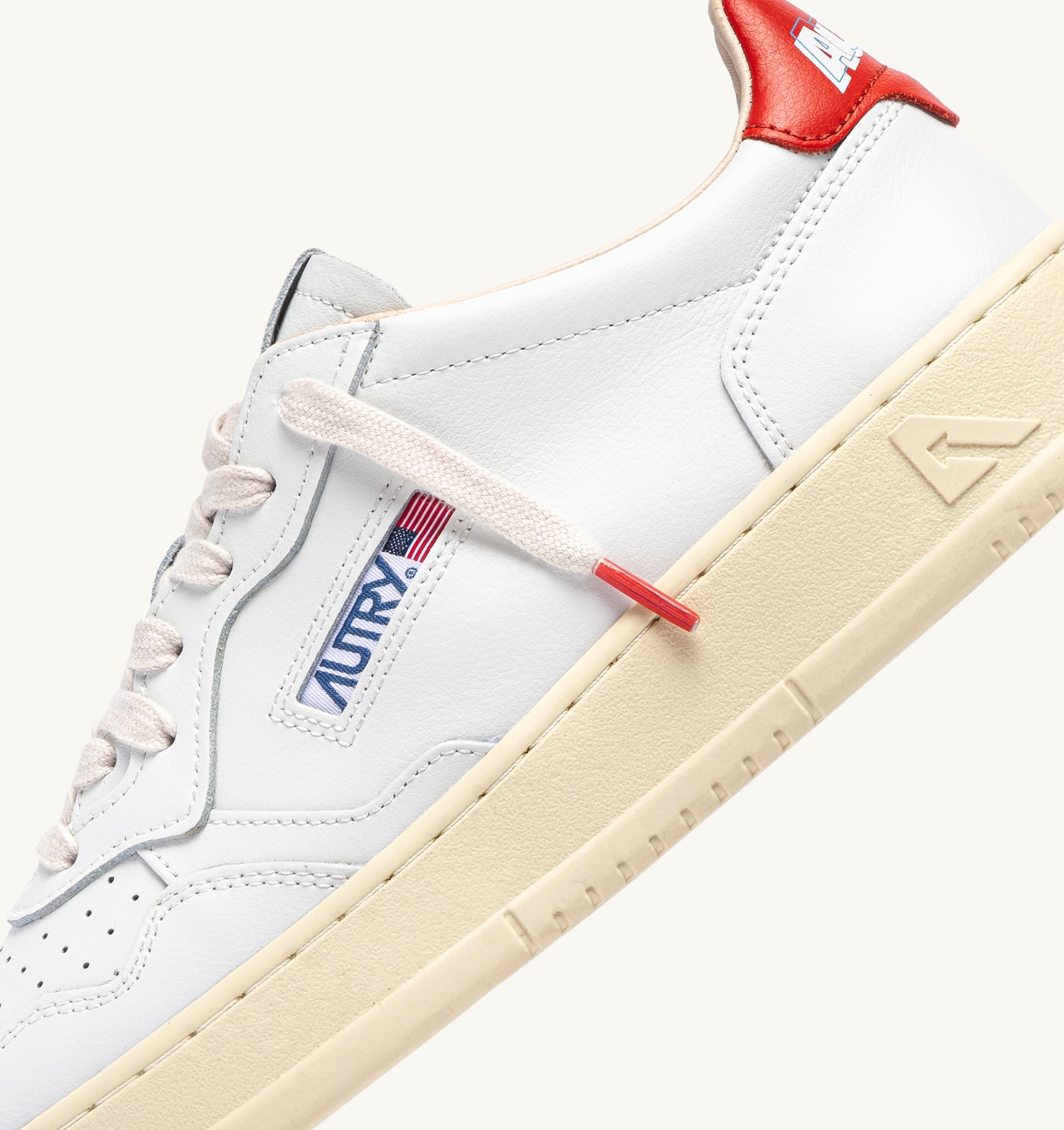 BASKETS MEDALIST LOW EN CUIR BLANC ET SPICY ORANGE