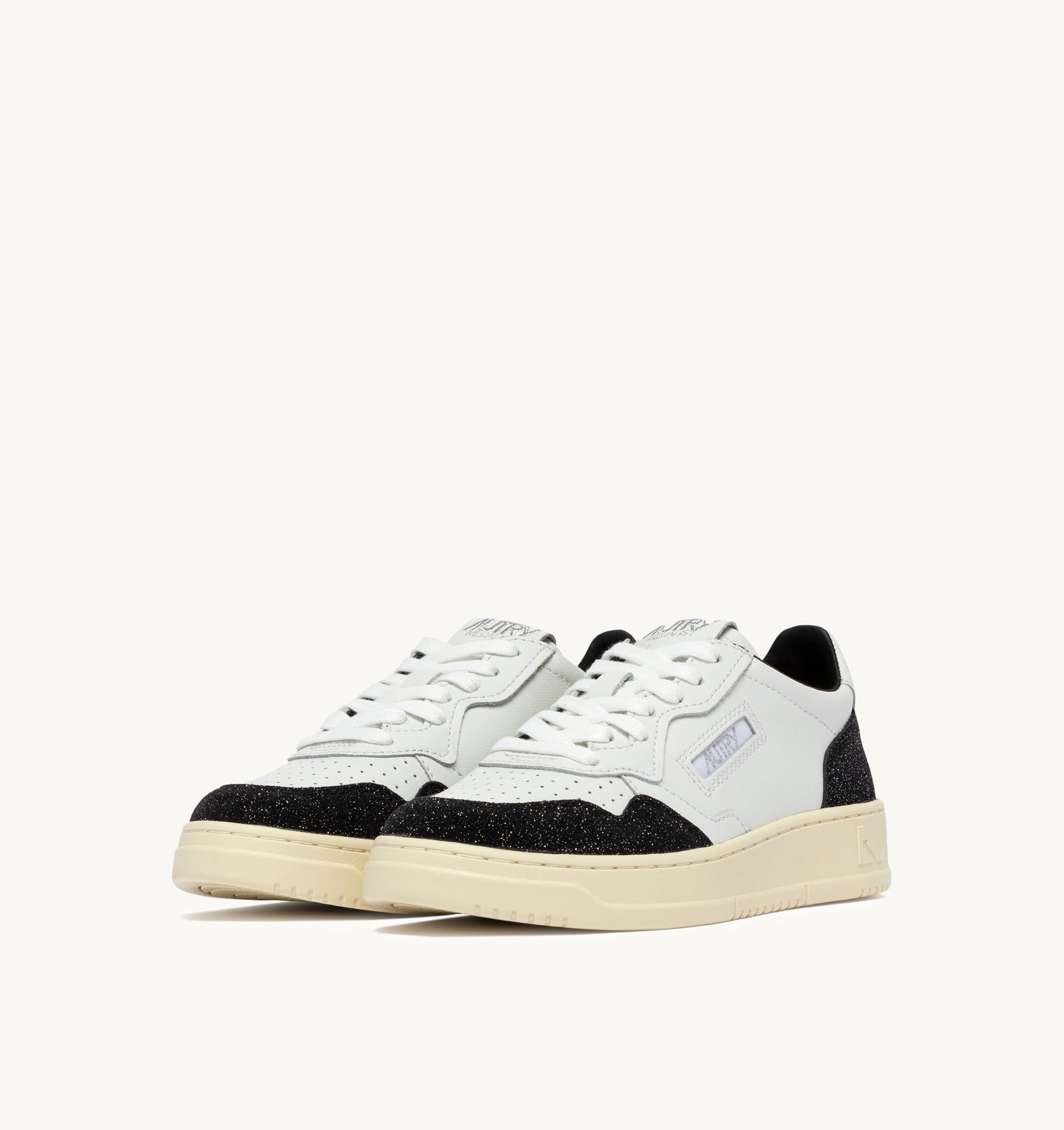 BASKETS MEDALIST LOW EN CUIR BLANC ET STARS OFF BLACK