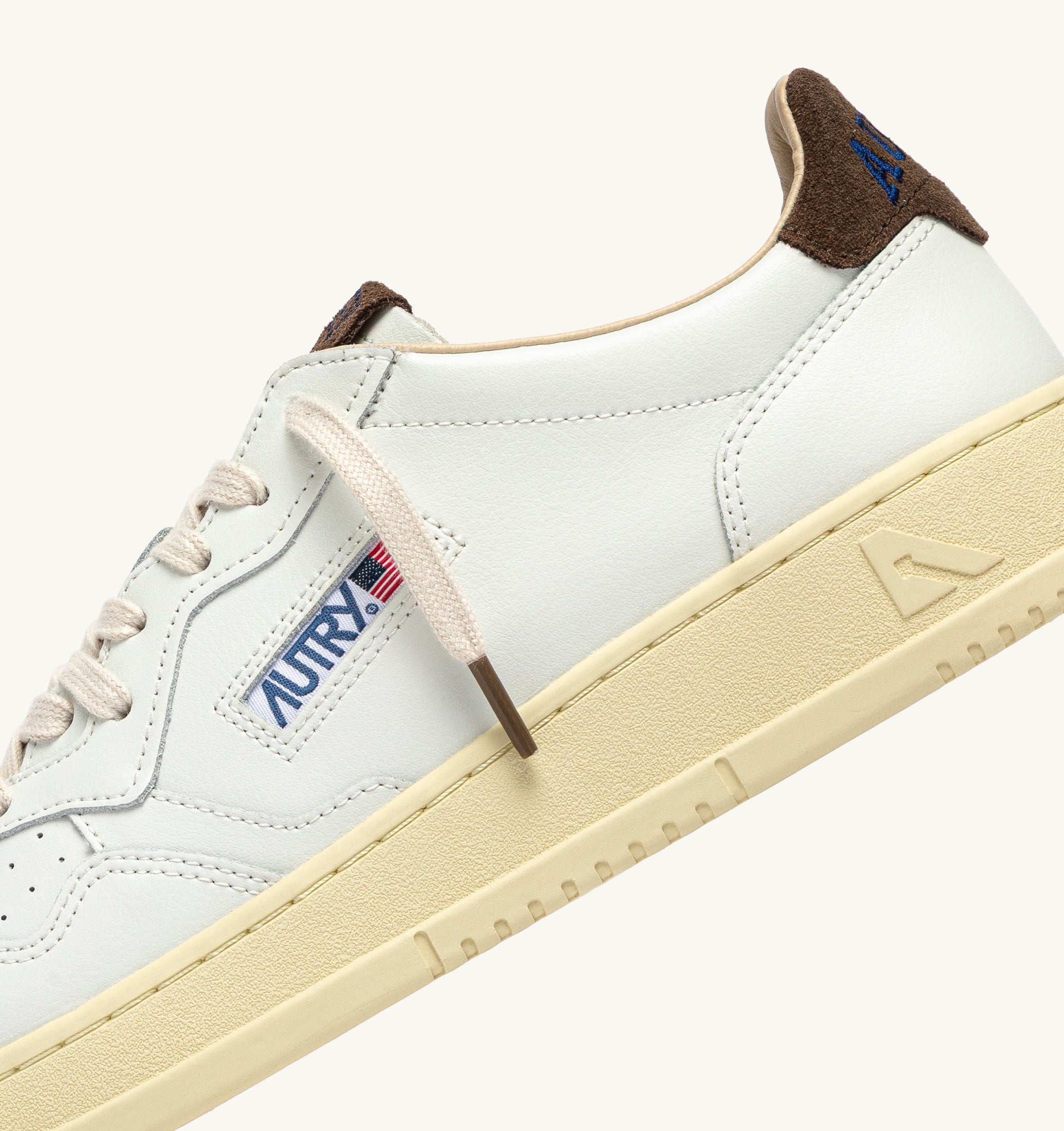 BASKETS MEDALIST LOW EN CUIR BLANC ET DAIM CHOCOLATE CHIP