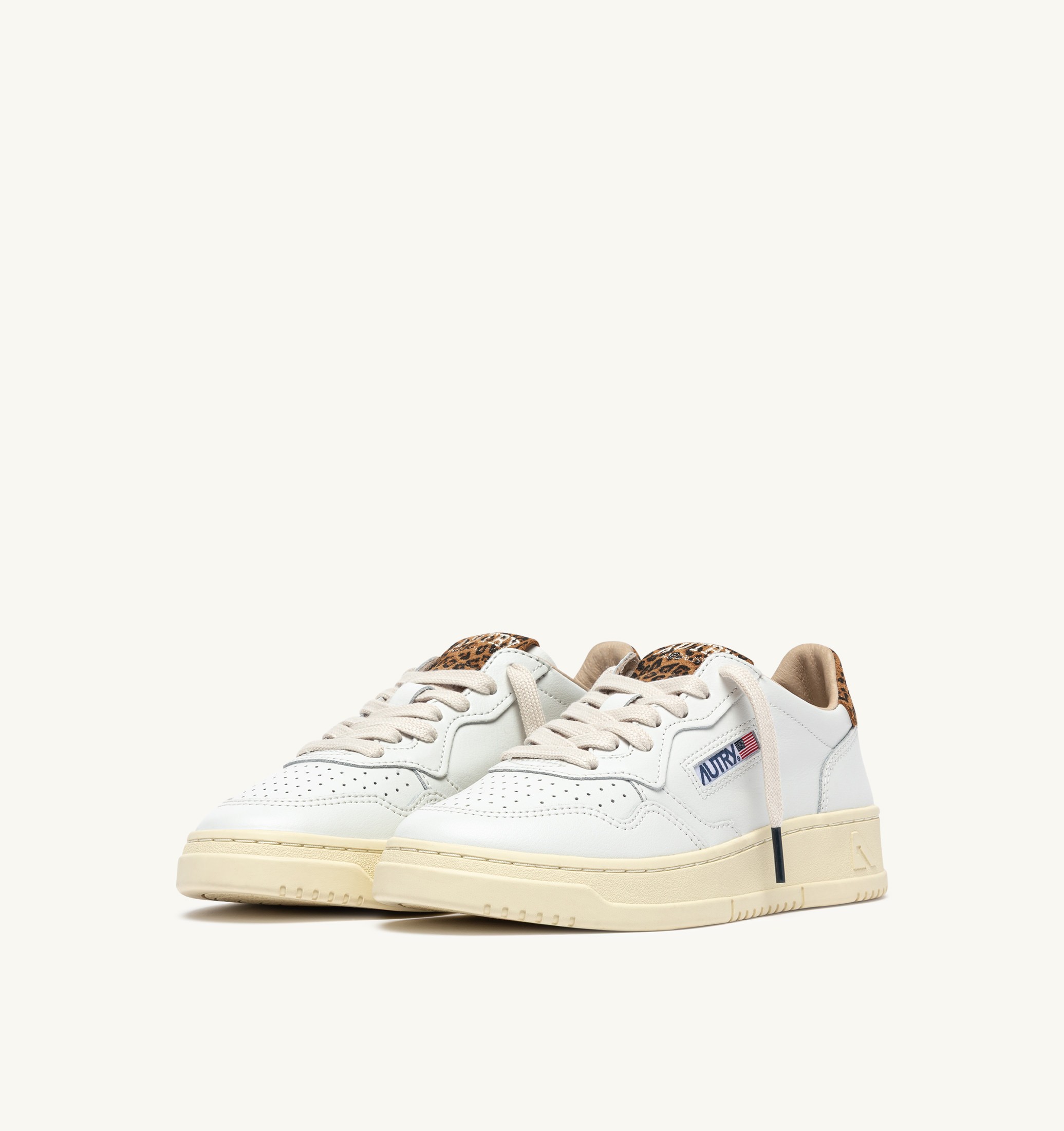 BASKETS MEDALIST LOW EN CUIR BLANC ET DAIM LEOPARD