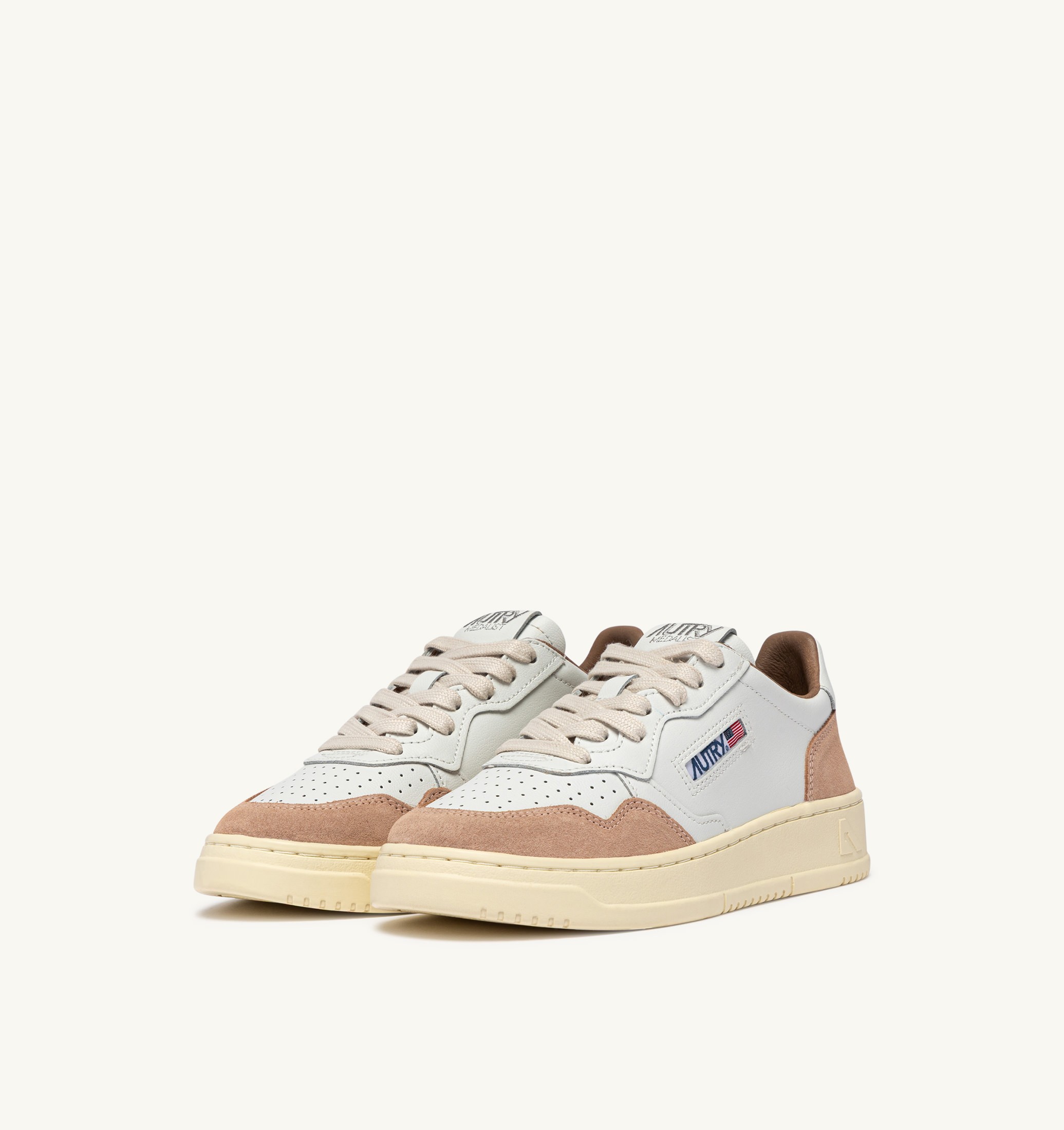 BASKETS MEDALIST LOW EN CUIR BLANC ET DAIM PHARD