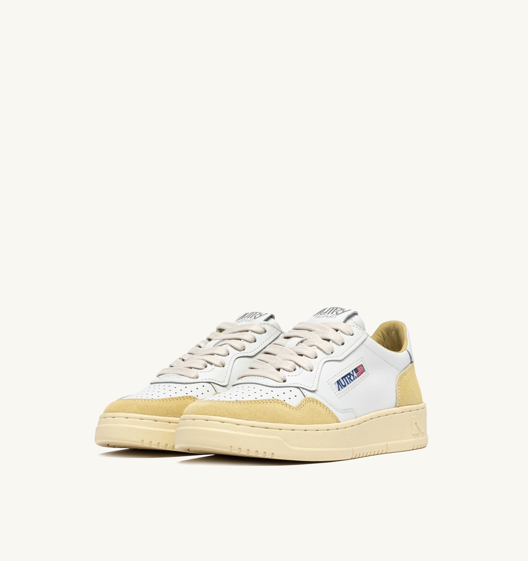 BASKETS MEDALIST LOW EN CUIR BLANC ET DAIM STRAW