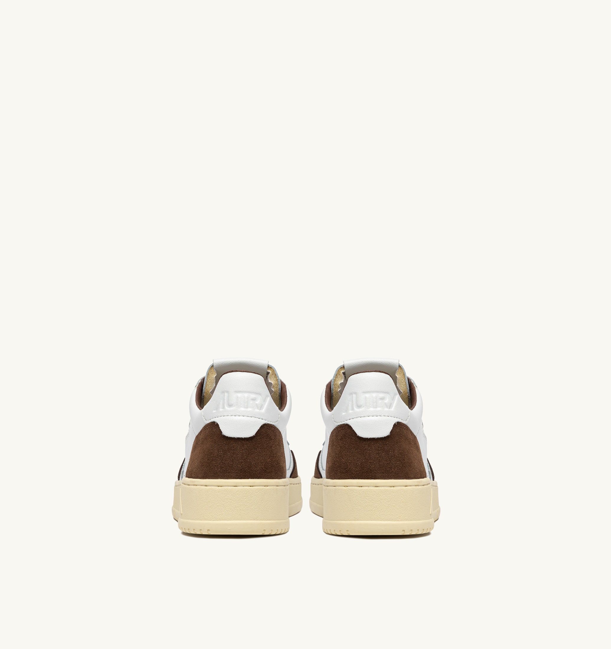 BASKETS MEDALIST LOW EN CUIR BLANC ET DAIM TUNDRA