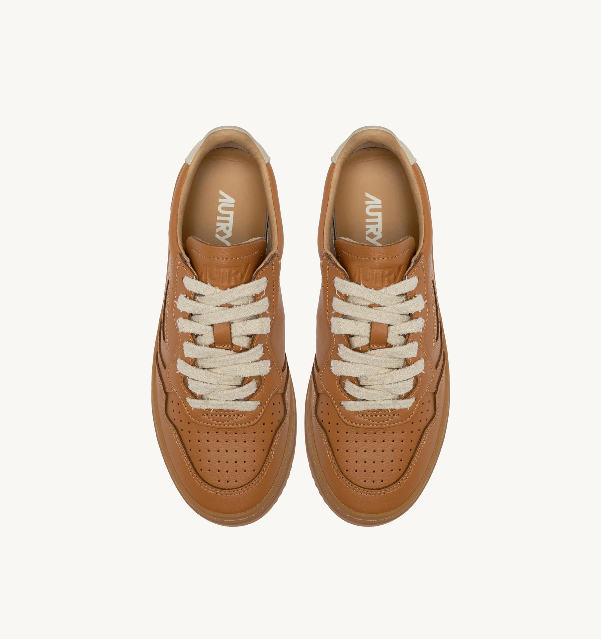 BASKETS MEDALIST LOW EN CUIR COGNAC ET MARSHMALLOW