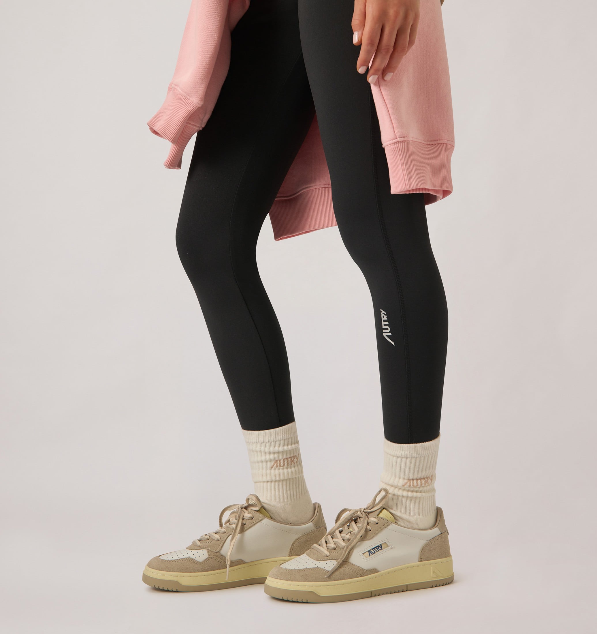 BASKETS MEDALIST LOW EN CUIR ET DAIM FEATHER GRAY ET LAMB