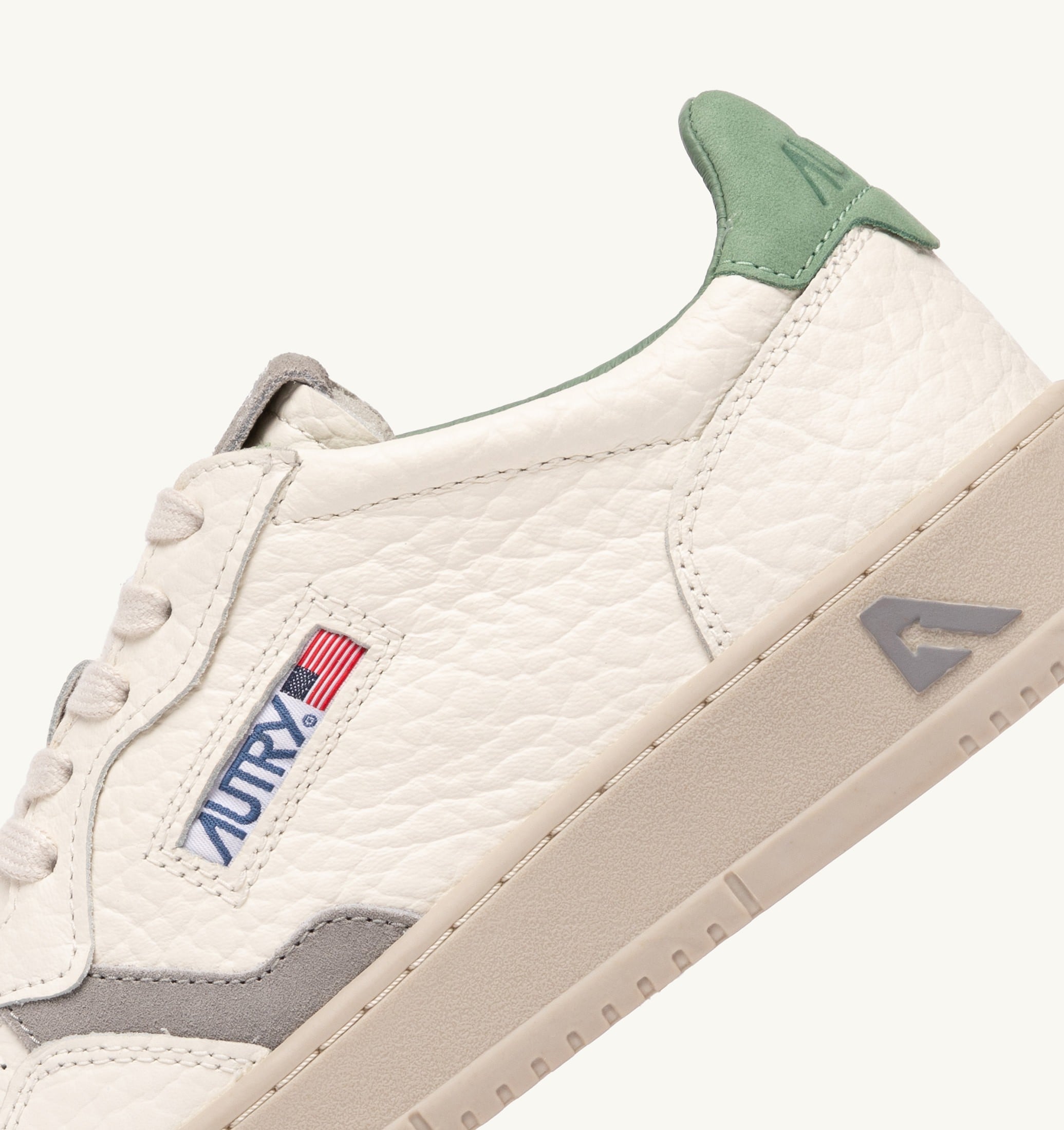 BASKETS MEDALIST LOW EN CUIR FROST ET VAPOR