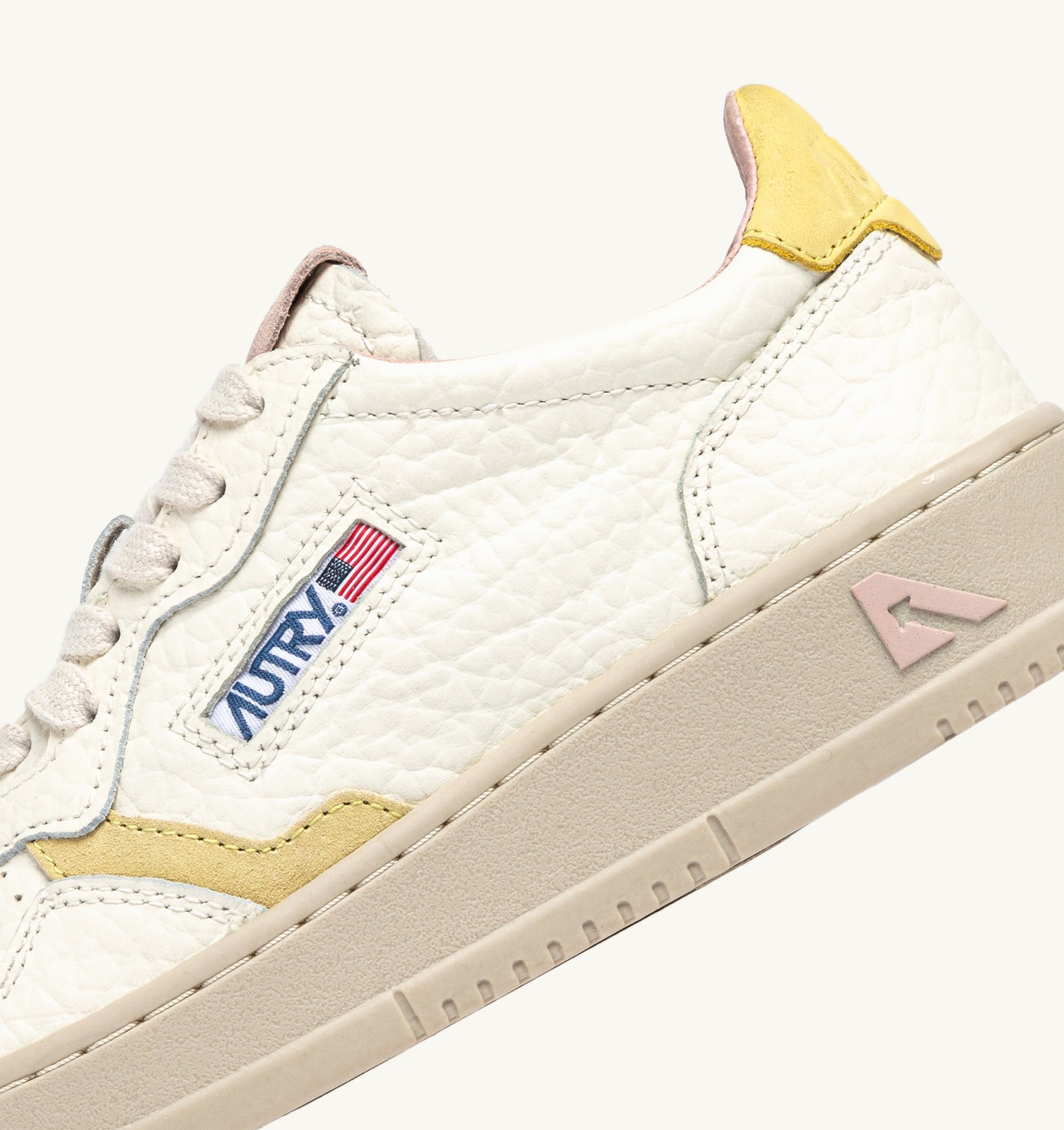 BASKETS MEDALIST LOW EN CUIR LEMON MERINGUE ET SILK