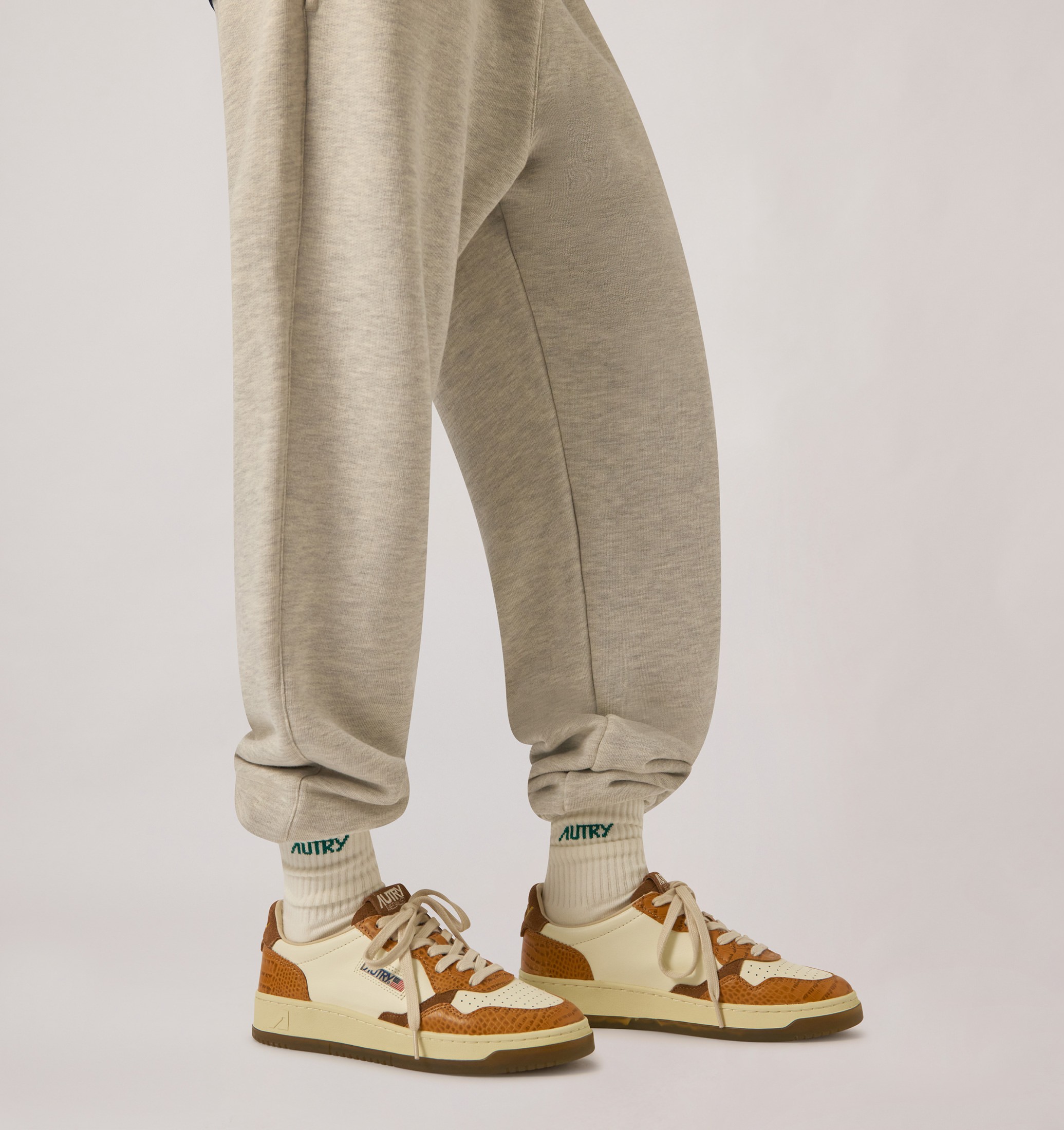 BASKETS MEDALIST LOW EN CUIR MARSHMALLOW ET KENYA
