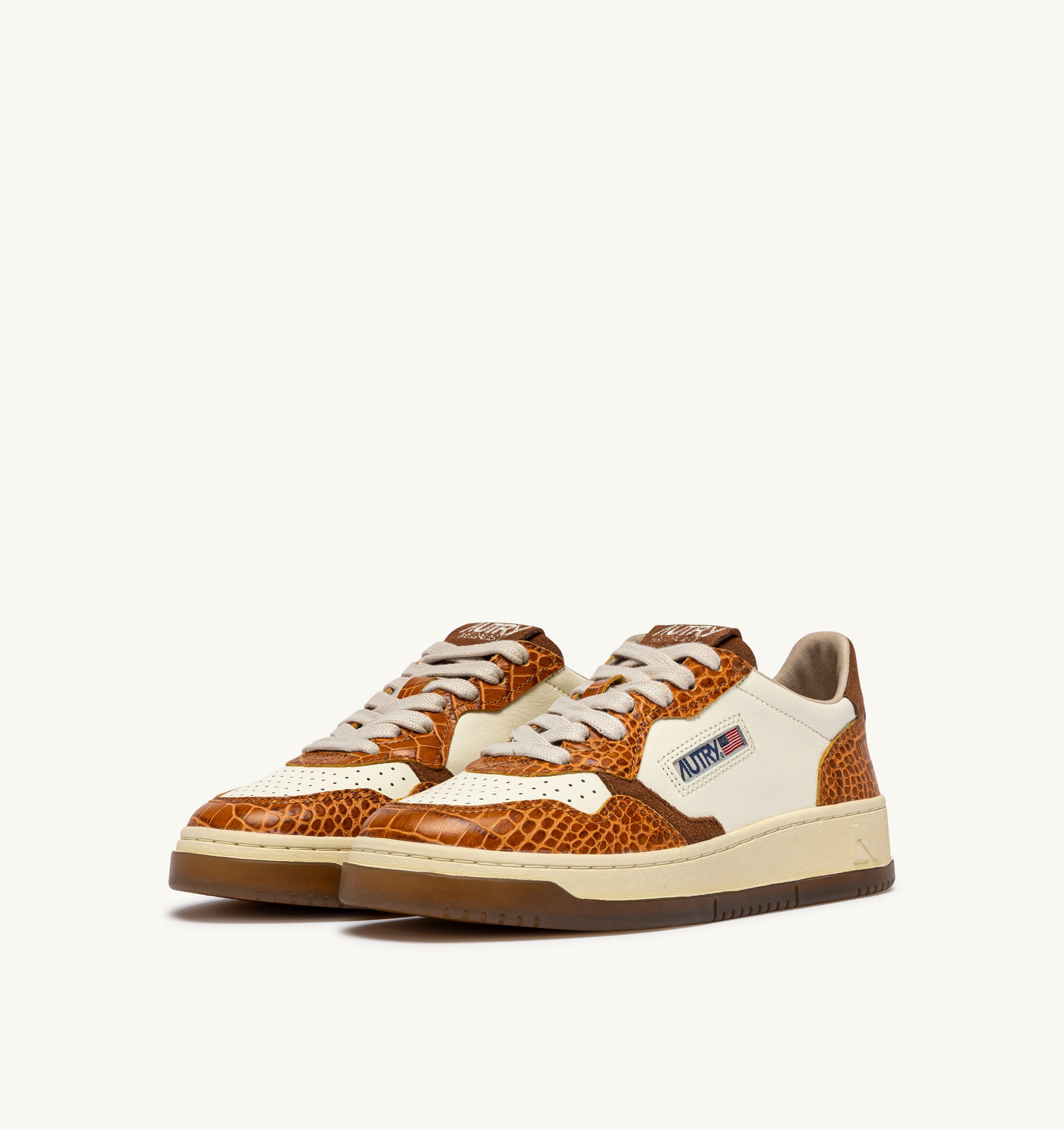 BASKETS MEDALIST LOW EN CUIR MARSHMALLOW ET KENYA