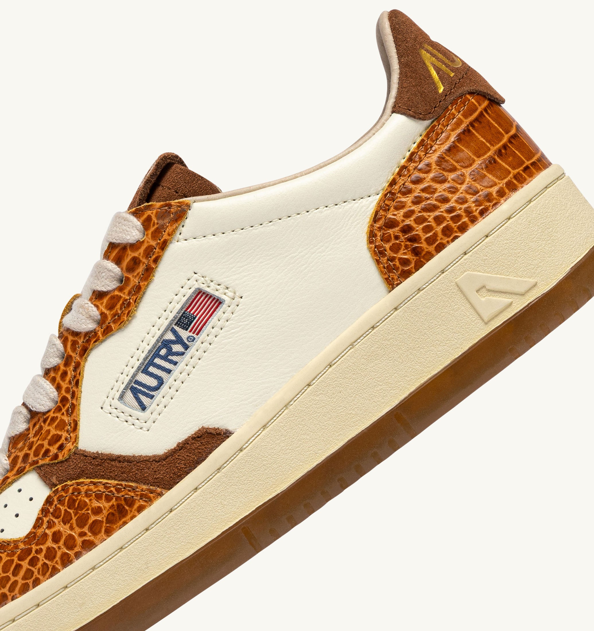 BASKETS MEDALIST LOW EN CUIR MARSHMALLOW ET KENYA