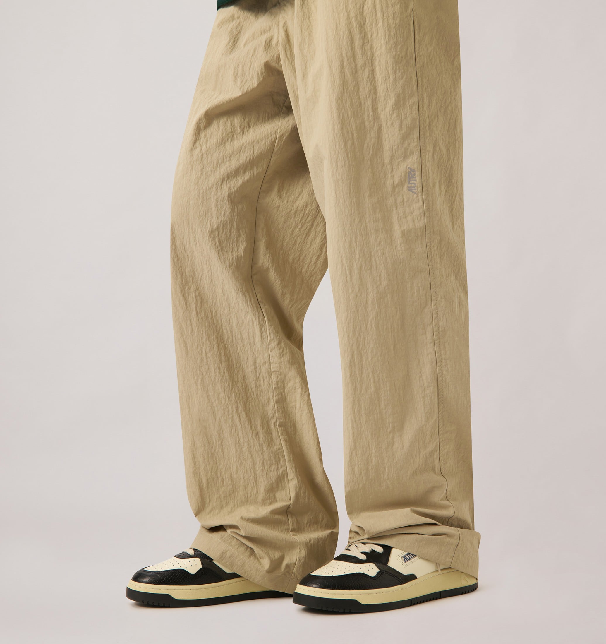 BASKETS MEDALIST LOW EN CUIR MARSHMALLOW ET NOIR