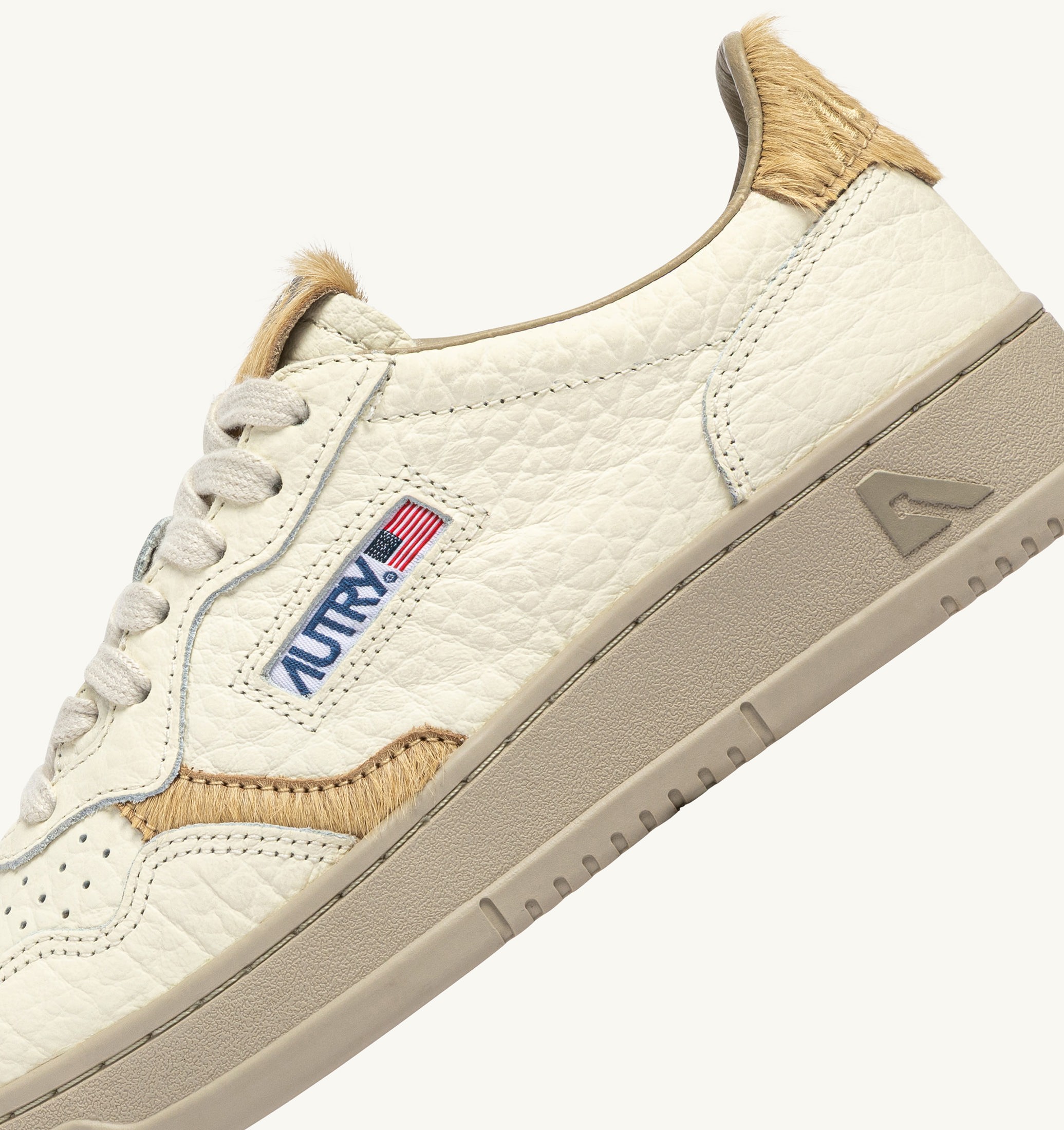 BASKETS MEDALIST LOW EN CUIR SAND
