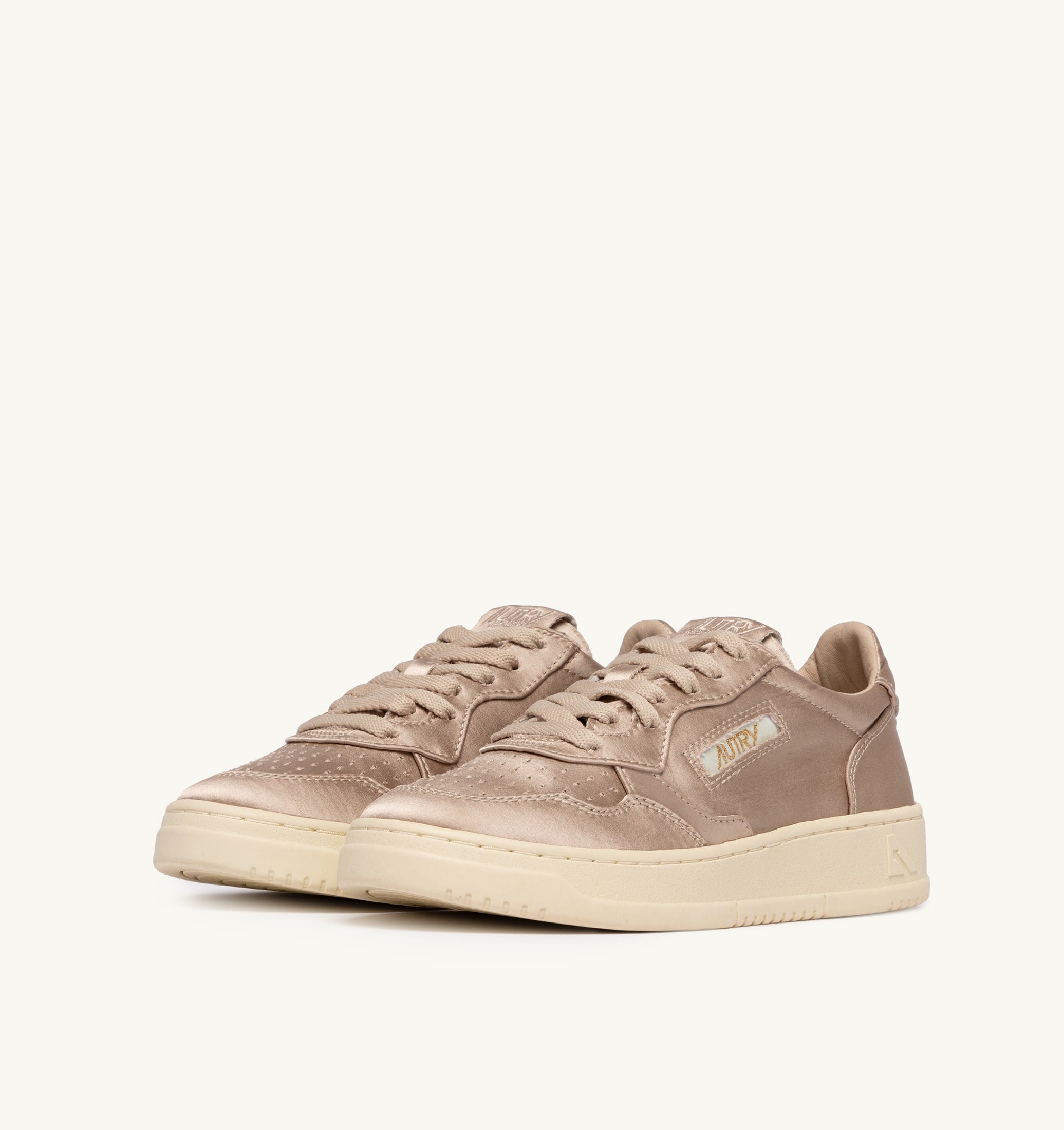 BASKETS MEDALIST LOW EN SATIN DESERT ROSE