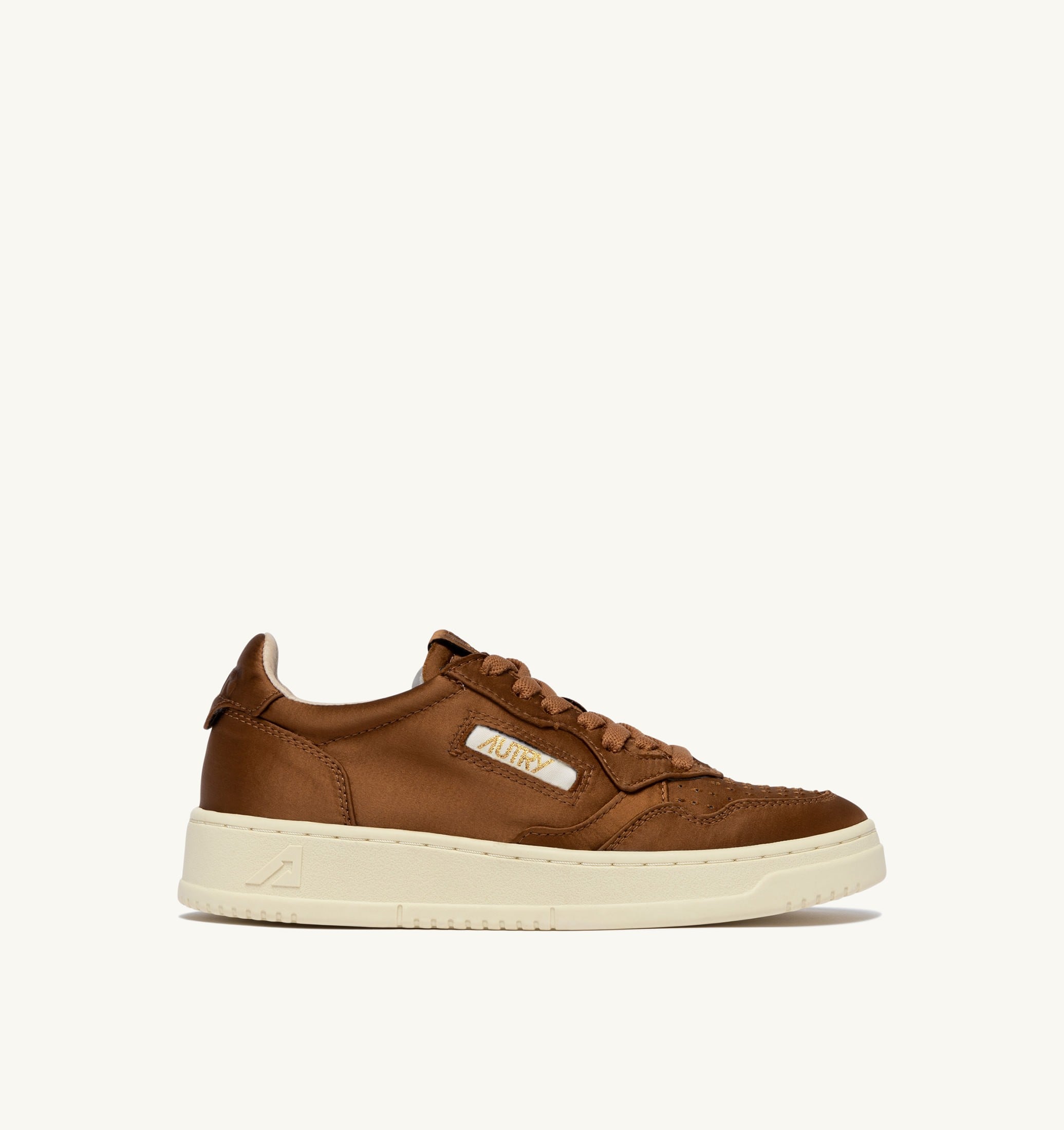 BASKETS MEDALIST LOW EN SATIN EARTH