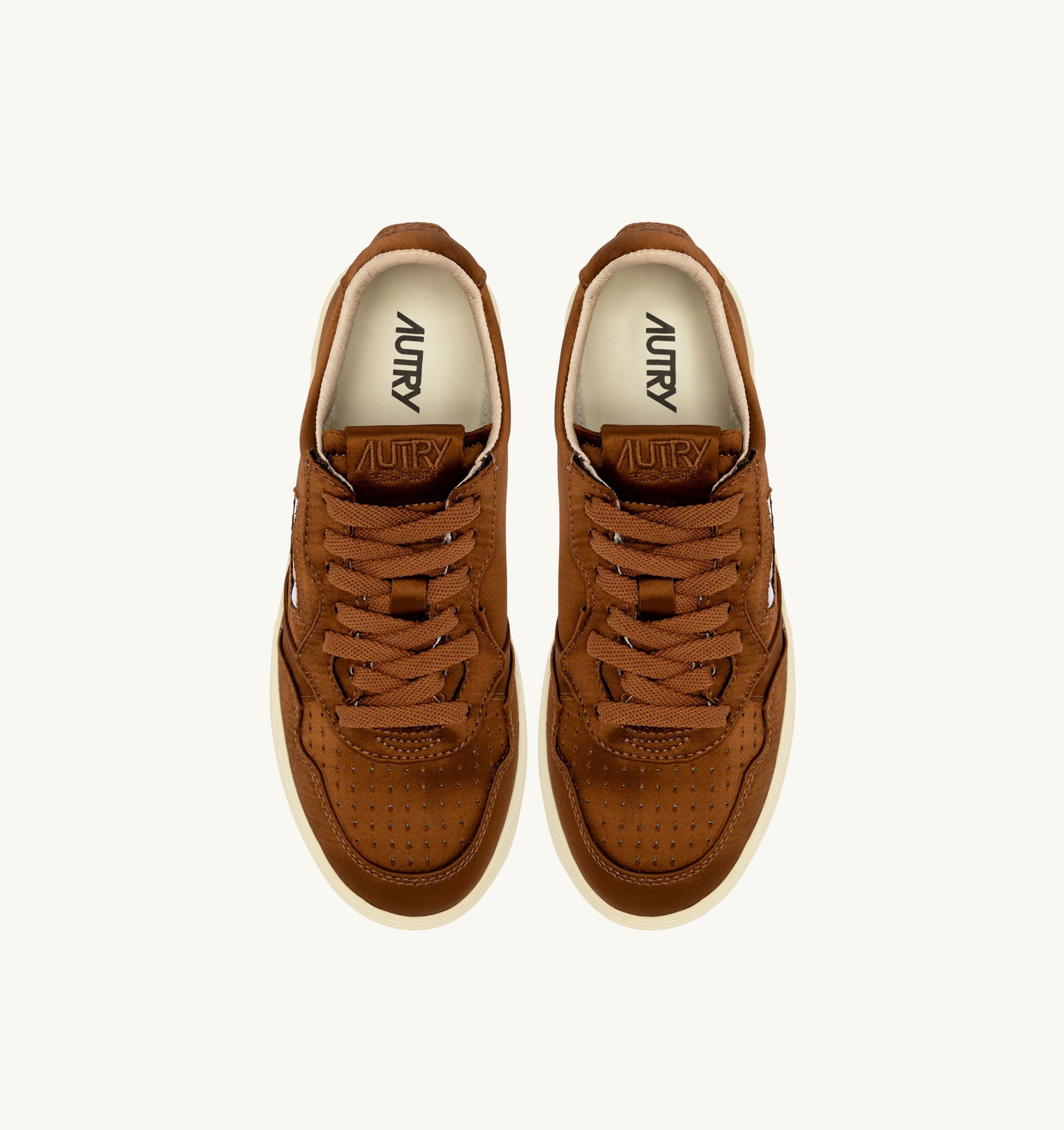 BASKETS MEDALIST LOW EN SATIN EARTH