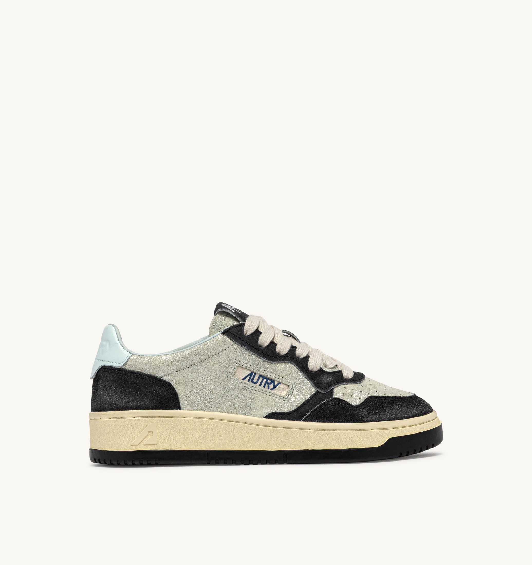 BASKETS MEDALIST LOW EN DAIM ARGENT ET BLACK SUGAR