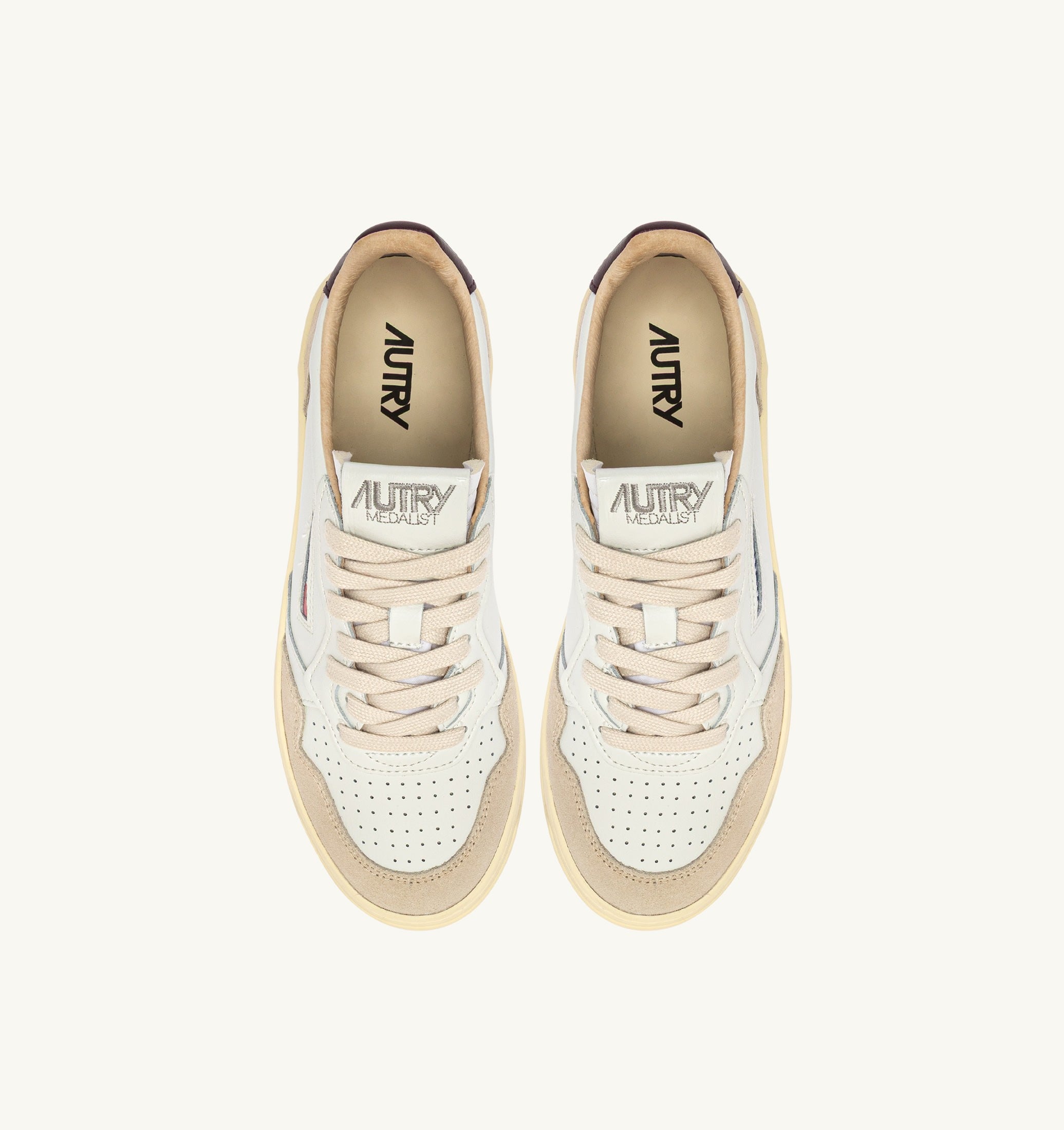 BASKETS MEDALIST LOW EN DAIM ET CUIR BLANC ET FIG
