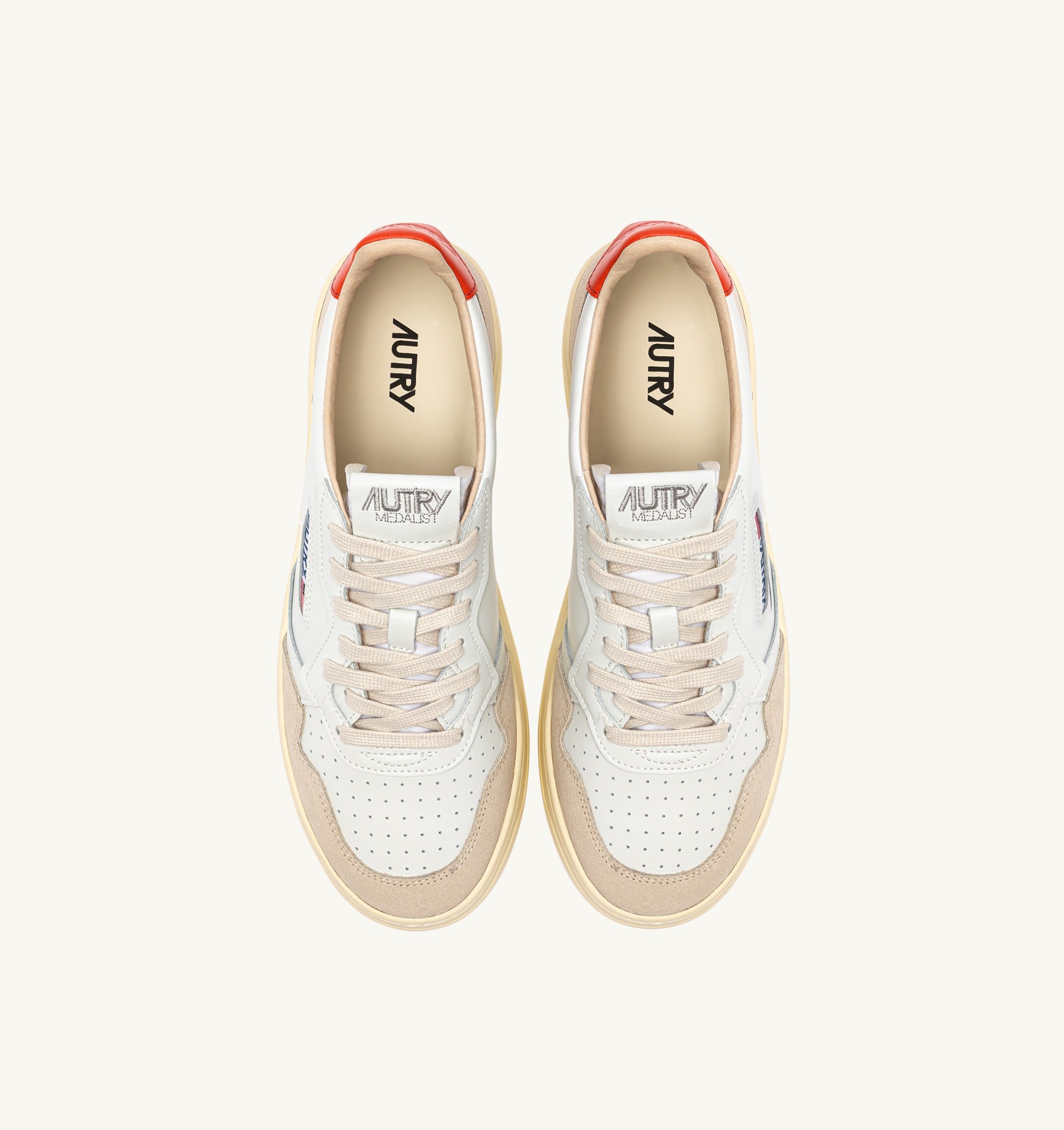 BASKETS MEDALIST LOW EN DAIM ET CUIR BLANC ET LION