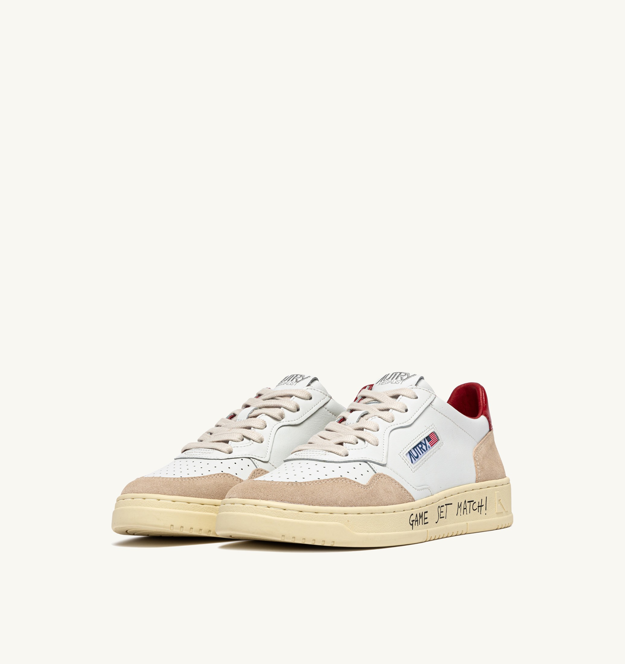 BASKETS MEDALIST LOW EN DAIM ET CUIR BLANC ET ROUGE AVEC LETTERING