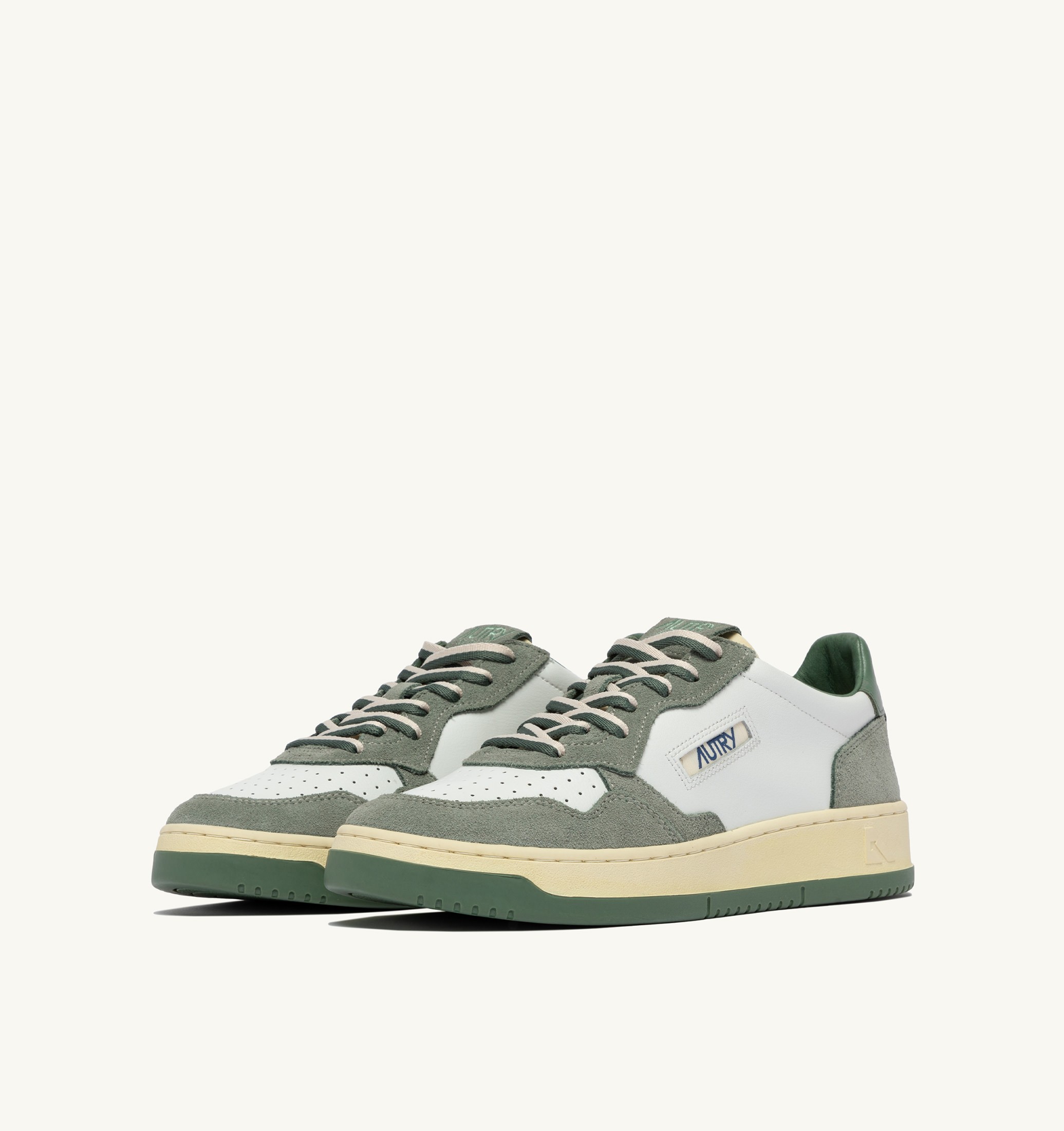 BASKETS MEDALIST LOW EN DAIM ET CUIR MILITARY ET SEA SPRAY