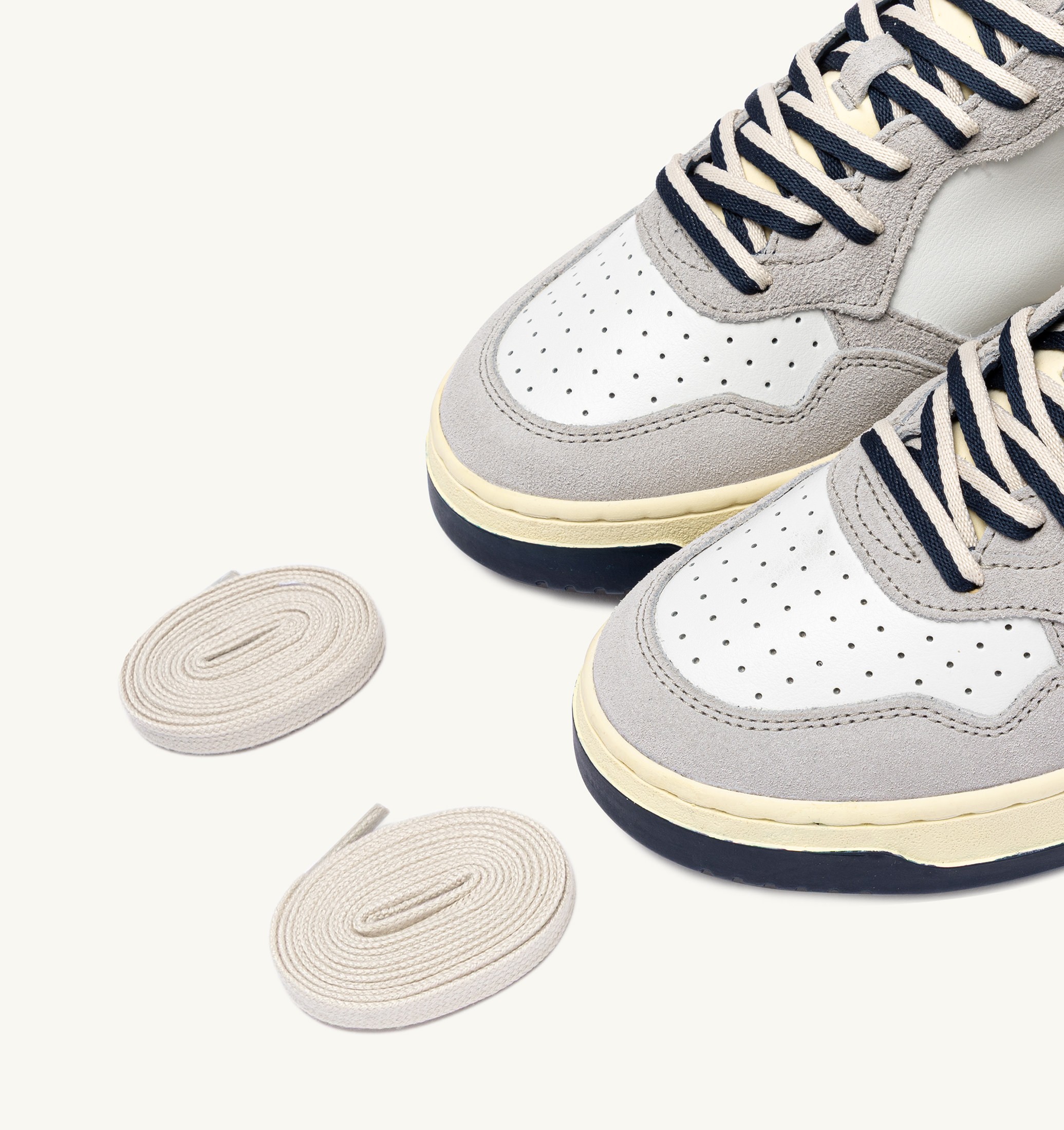 BASKETS MEDALIST LOW EN DAIM ET CUIR VAPOR ET SPACE