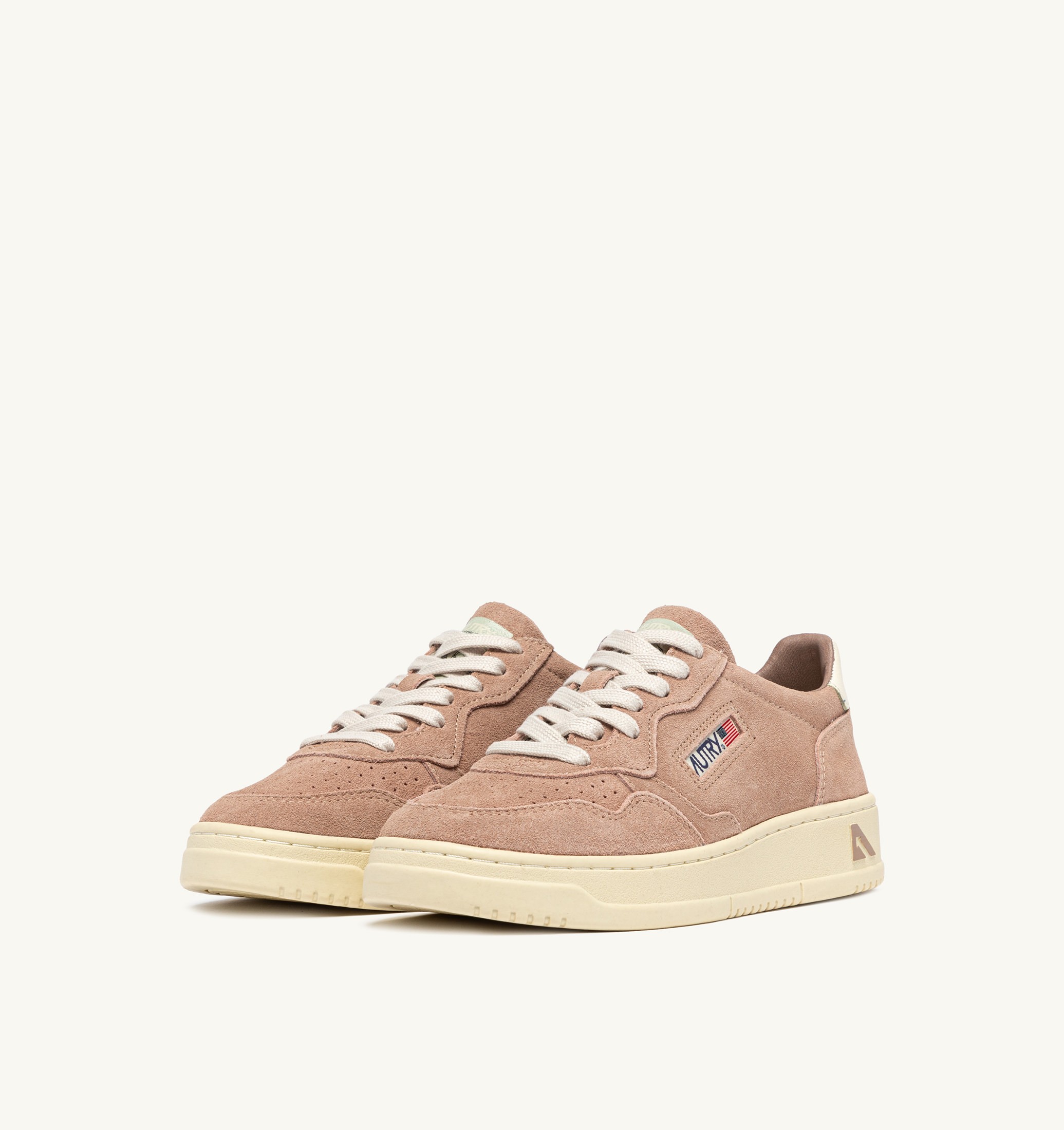 BASKETS MEDALIST LOW EN DAIM ROSE CANNEL ET BLANC