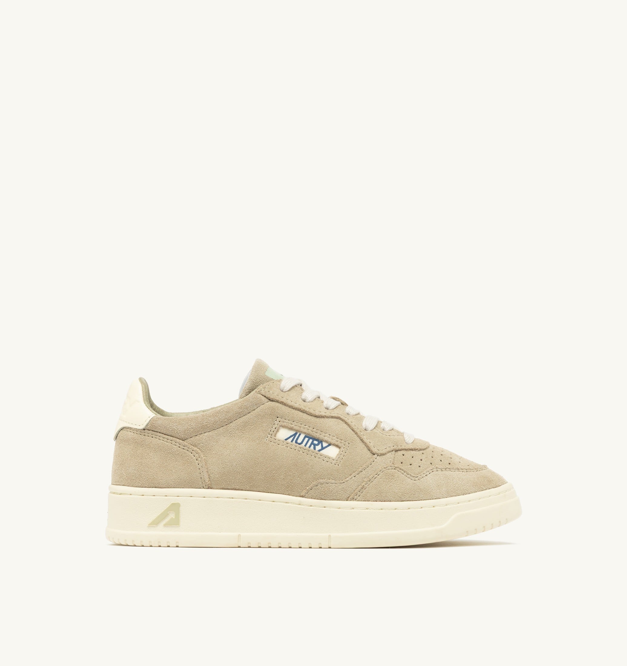 BASKETS MEDALIST LOW EN DAIM SPONGE ET BLANC