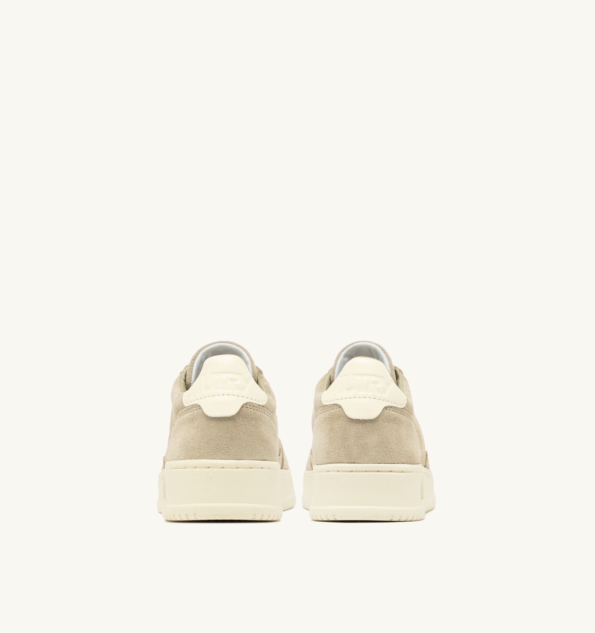 BASKETS MEDALIST LOW EN DAIM SPONGE ET BLANC