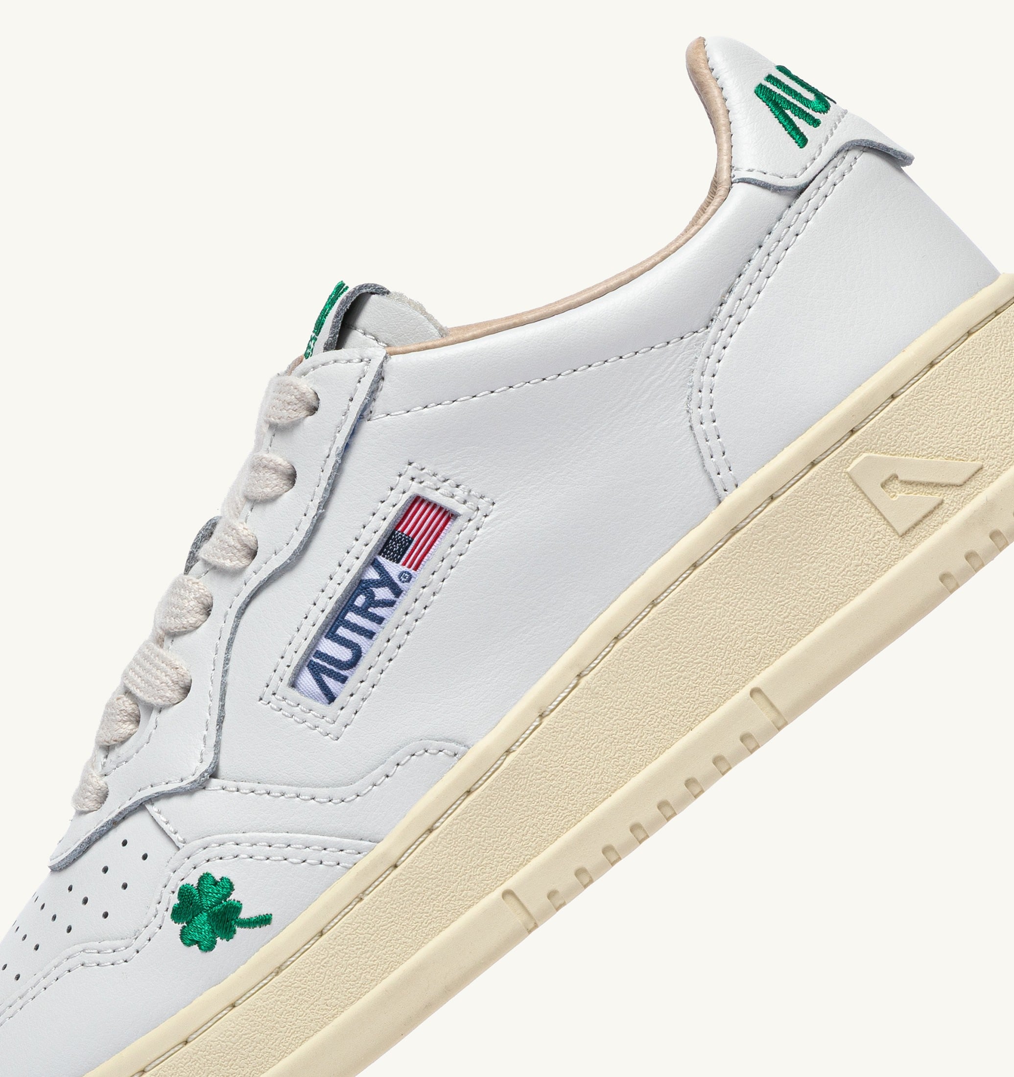 BASKETS MEDALIST LOW 'TRÈFLE' EN CUIR BLANC ET AMAZON