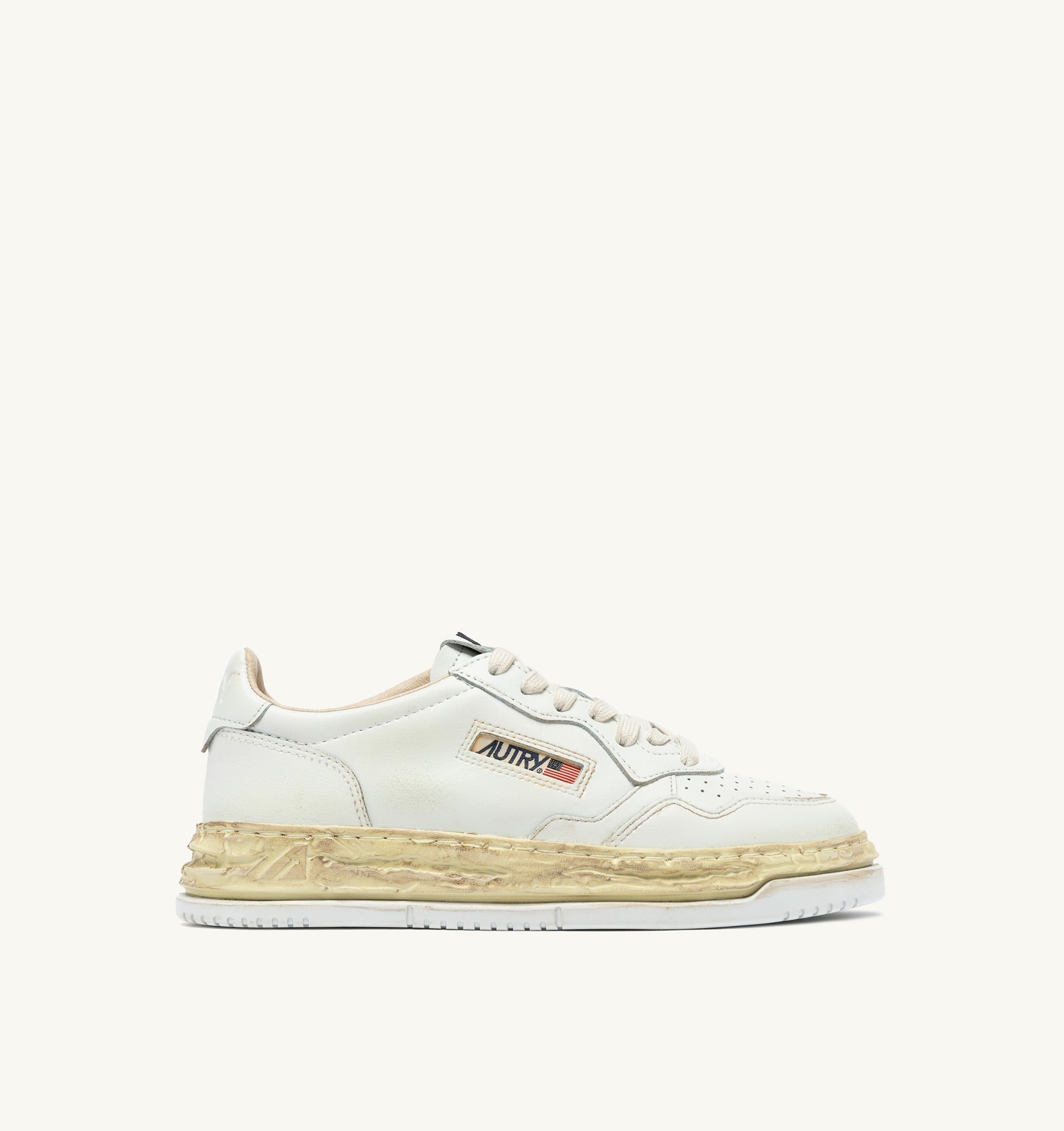BASKETS MEDALIST LOW SUPER VINTAGE 'AUTRY X MAISON MIHARA YASUHIRO GENERAL SCALE' EN CUIR BLANC